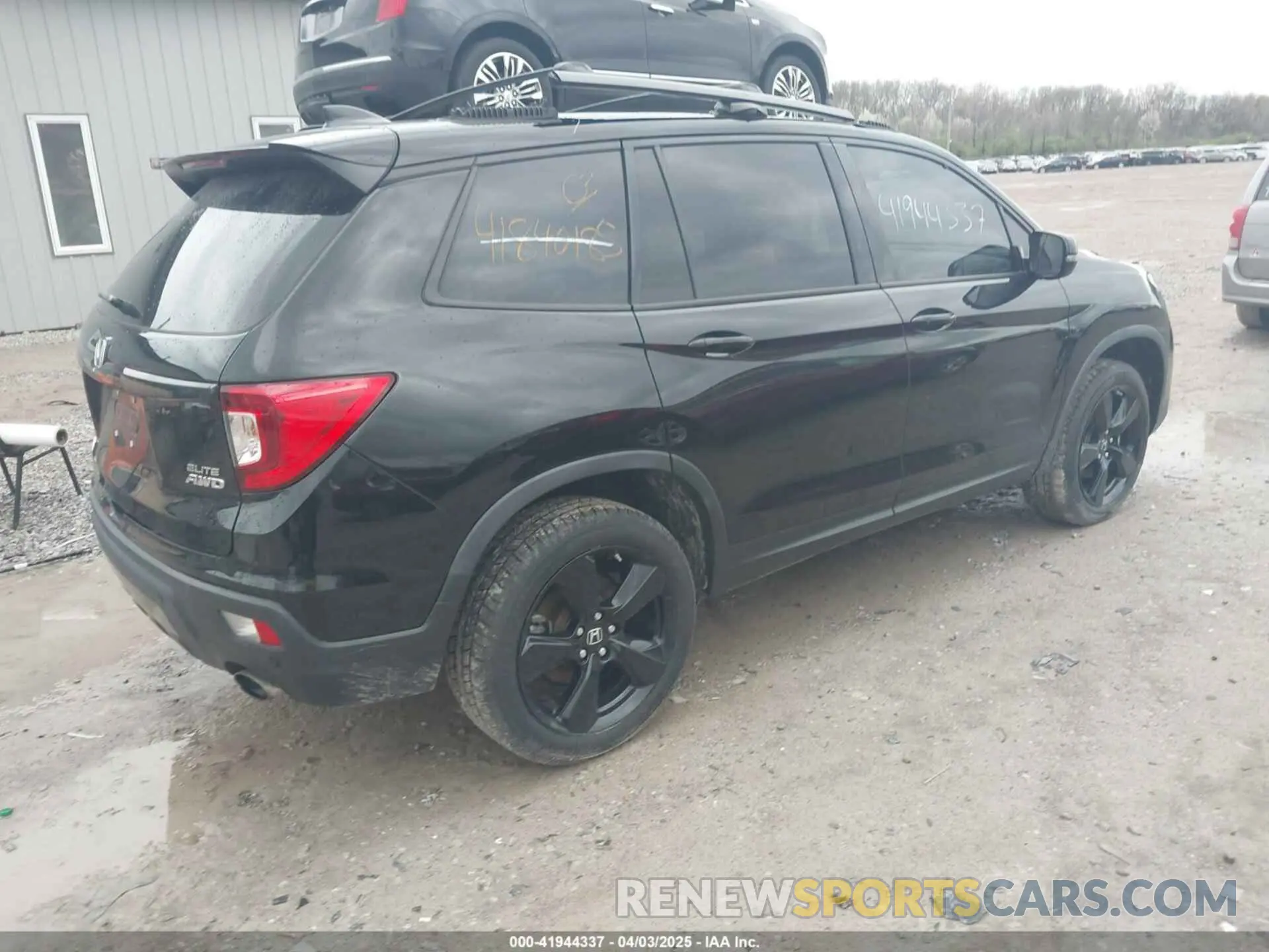 4 Photograph of a damaged car 5FNYF8H08LB014836 HONDA PASSPORT 2020