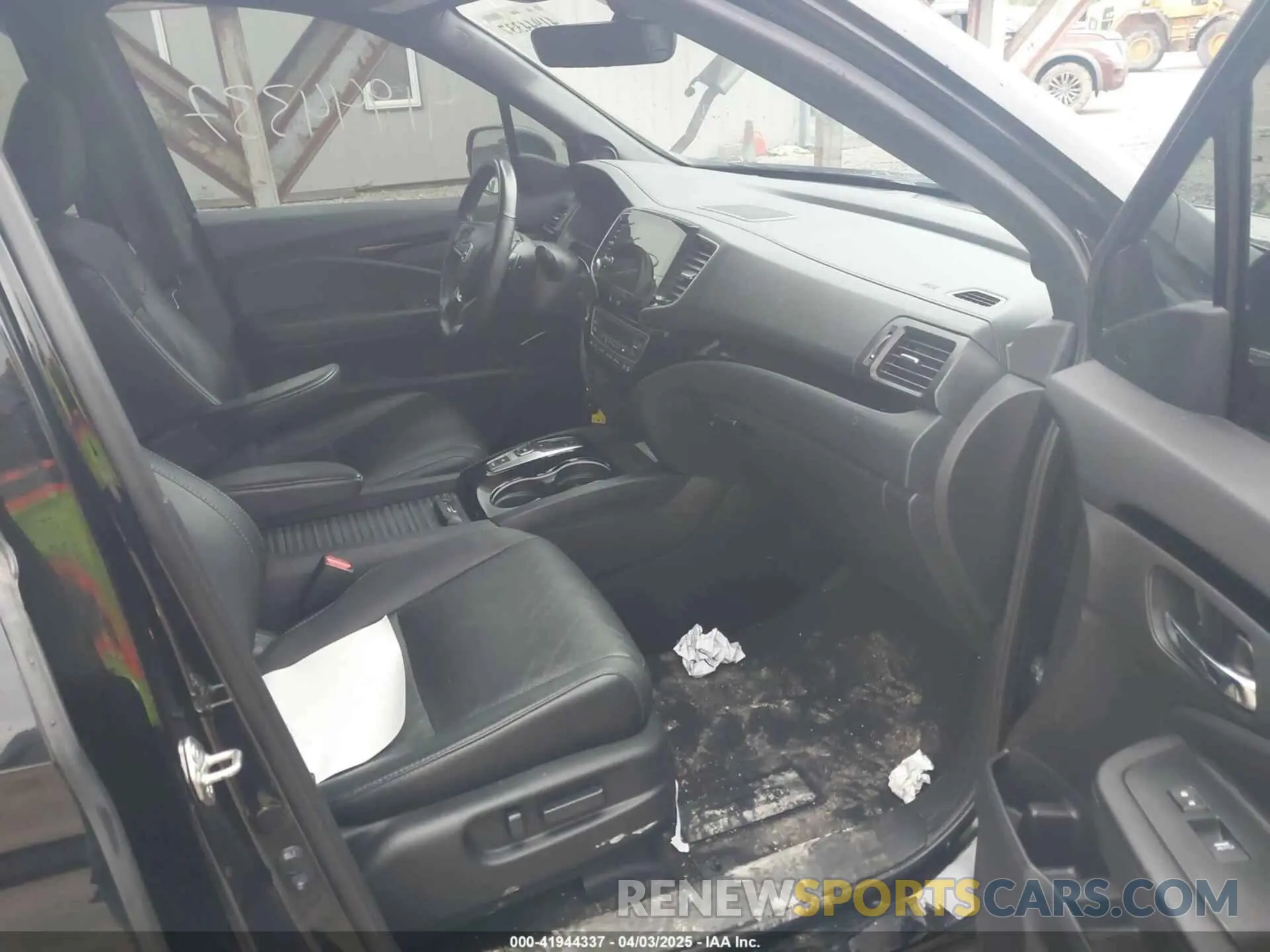 5 Photograph of a damaged car 5FNYF8H08LB014836 HONDA PASSPORT 2020
