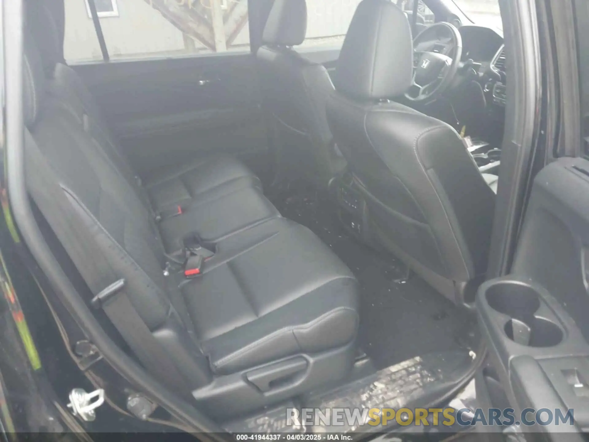 8 Photograph of a damaged car 5FNYF8H08LB014836 HONDA PASSPORT 2020