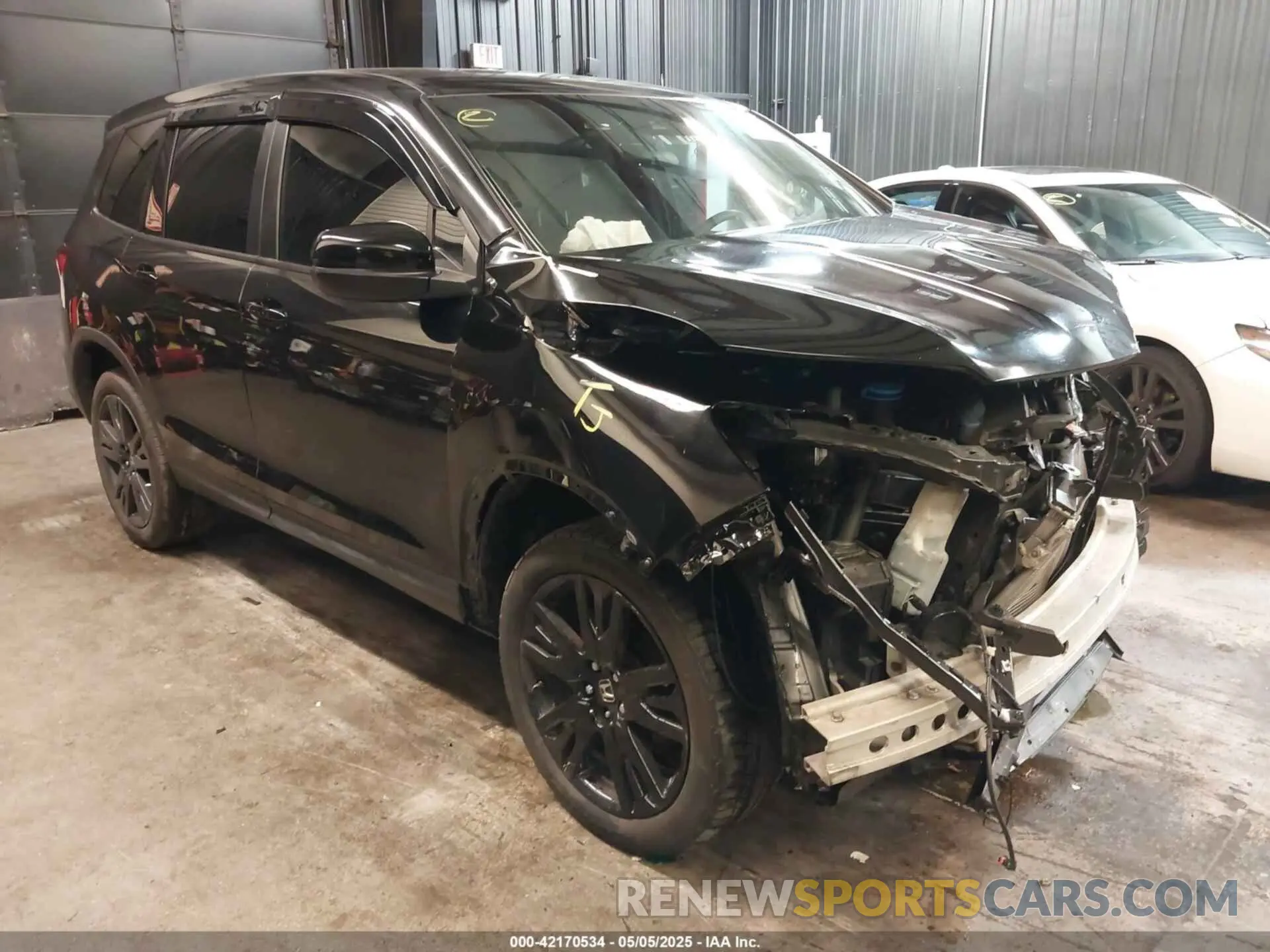 1 Photograph of a damaged car 5FNYF8H22LB015661 HONDA PASSPORT 2020