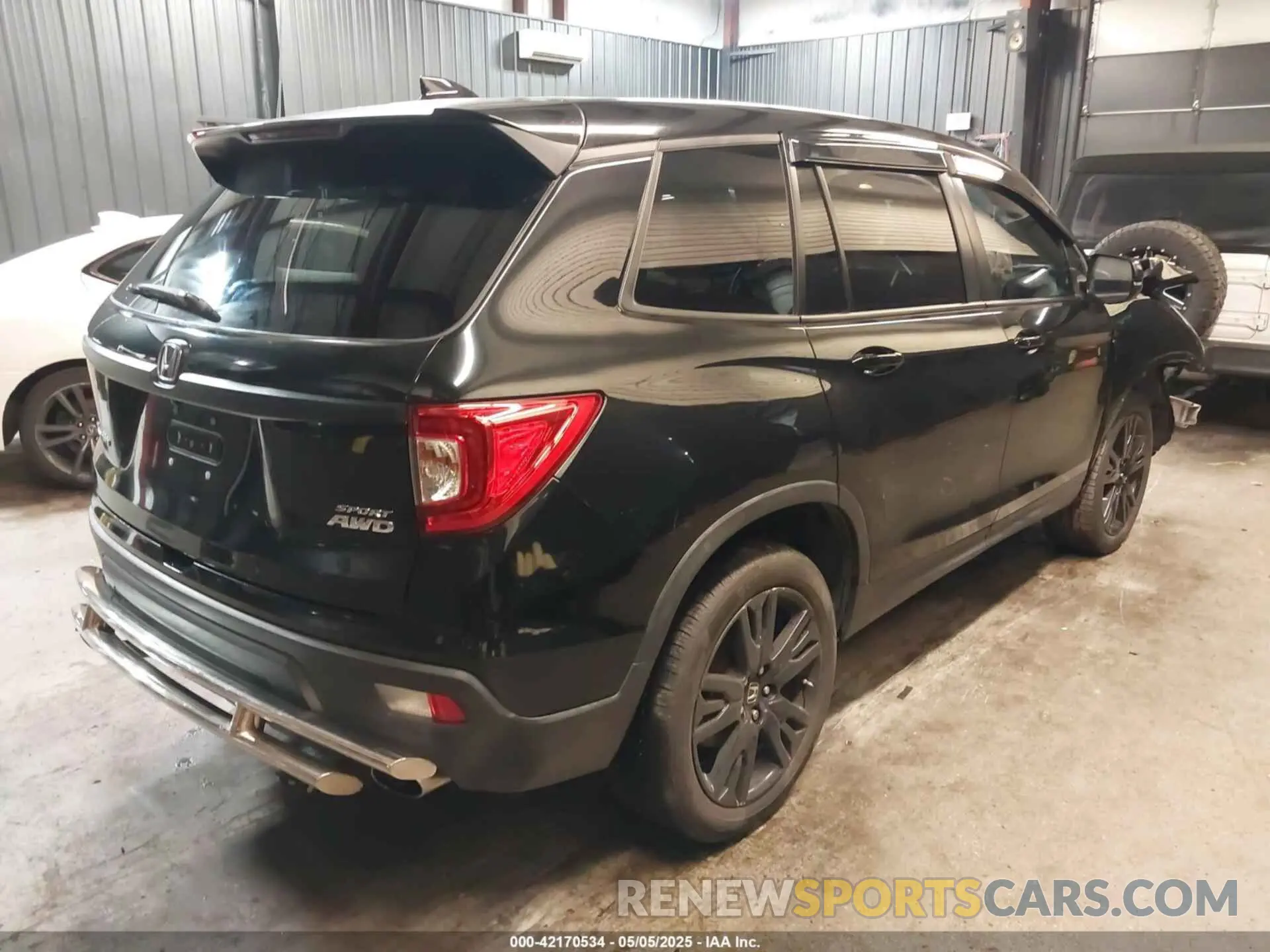 4 Photograph of a damaged car 5FNYF8H22LB015661 HONDA PASSPORT 2020