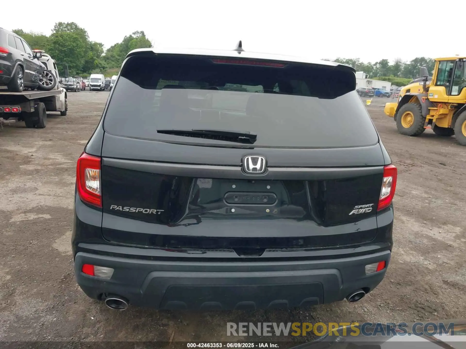 16 Photograph of a damaged car 5FNYF8H25LB012768 HONDA PASSPORT 2020