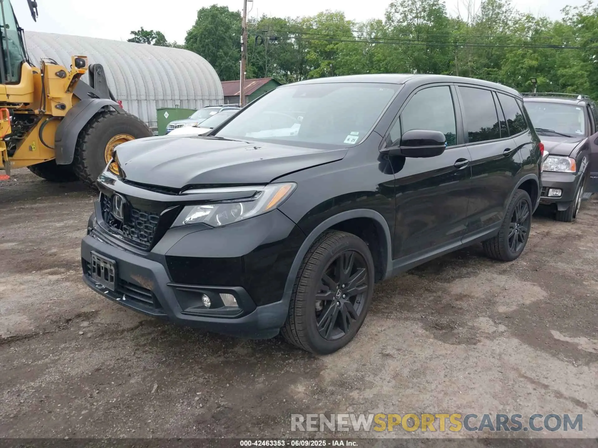 2 Photograph of a damaged car 5FNYF8H25LB012768 HONDA PASSPORT 2020