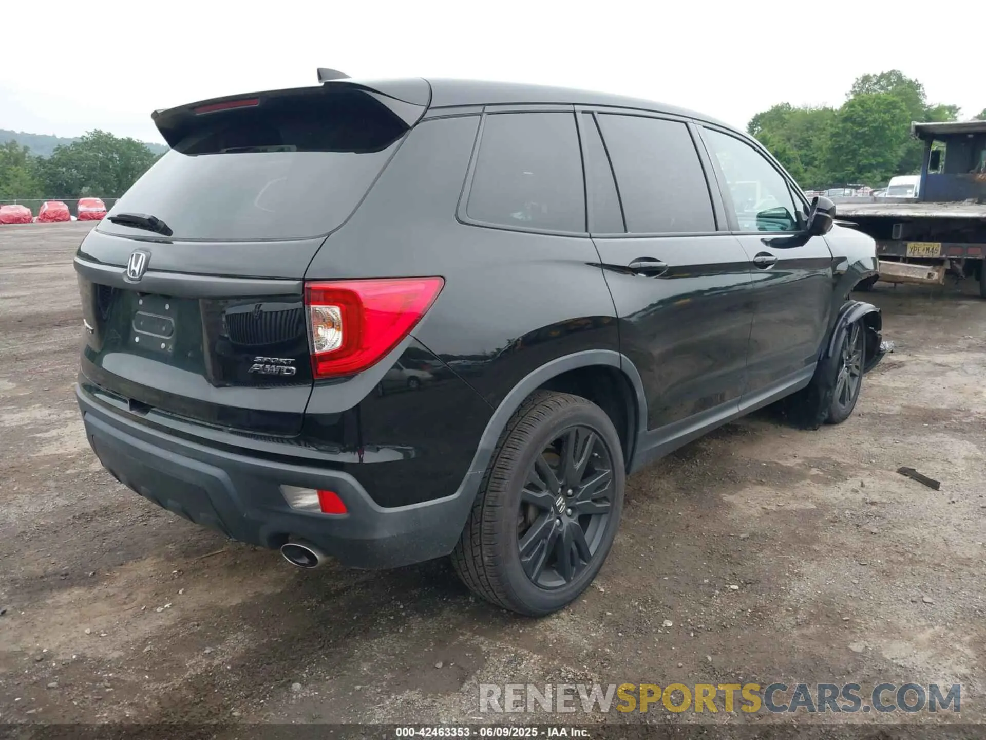 4 Photograph of a damaged car 5FNYF8H25LB012768 HONDA PASSPORT 2020