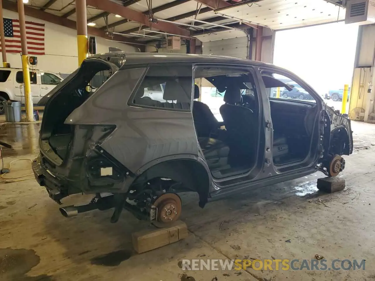 3 Photograph of a damaged car 5FNYF8H50LB003633 HONDA PASSPORT 2020