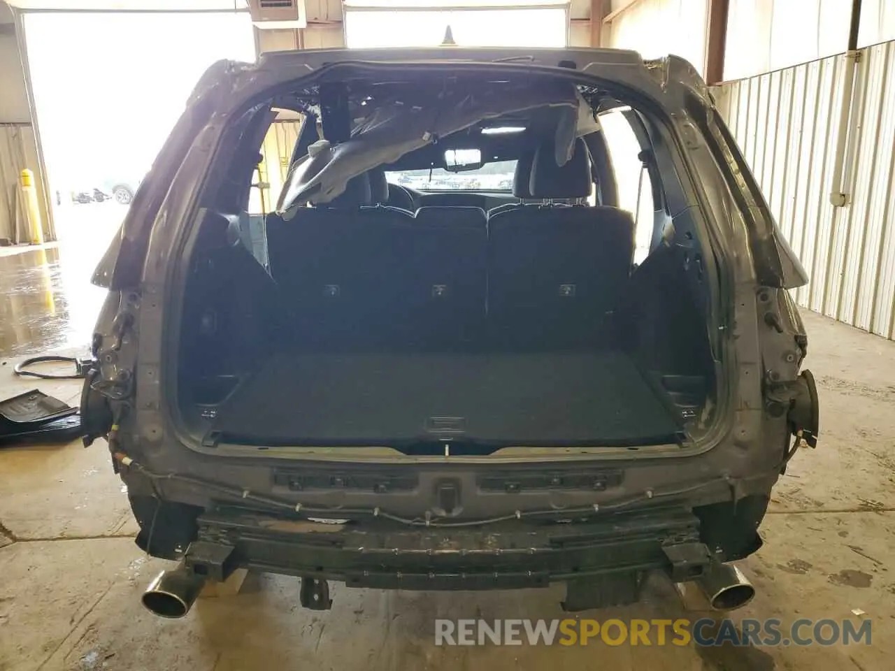6 Photograph of a damaged car 5FNYF8H50LB003633 HONDA PASSPORT 2020