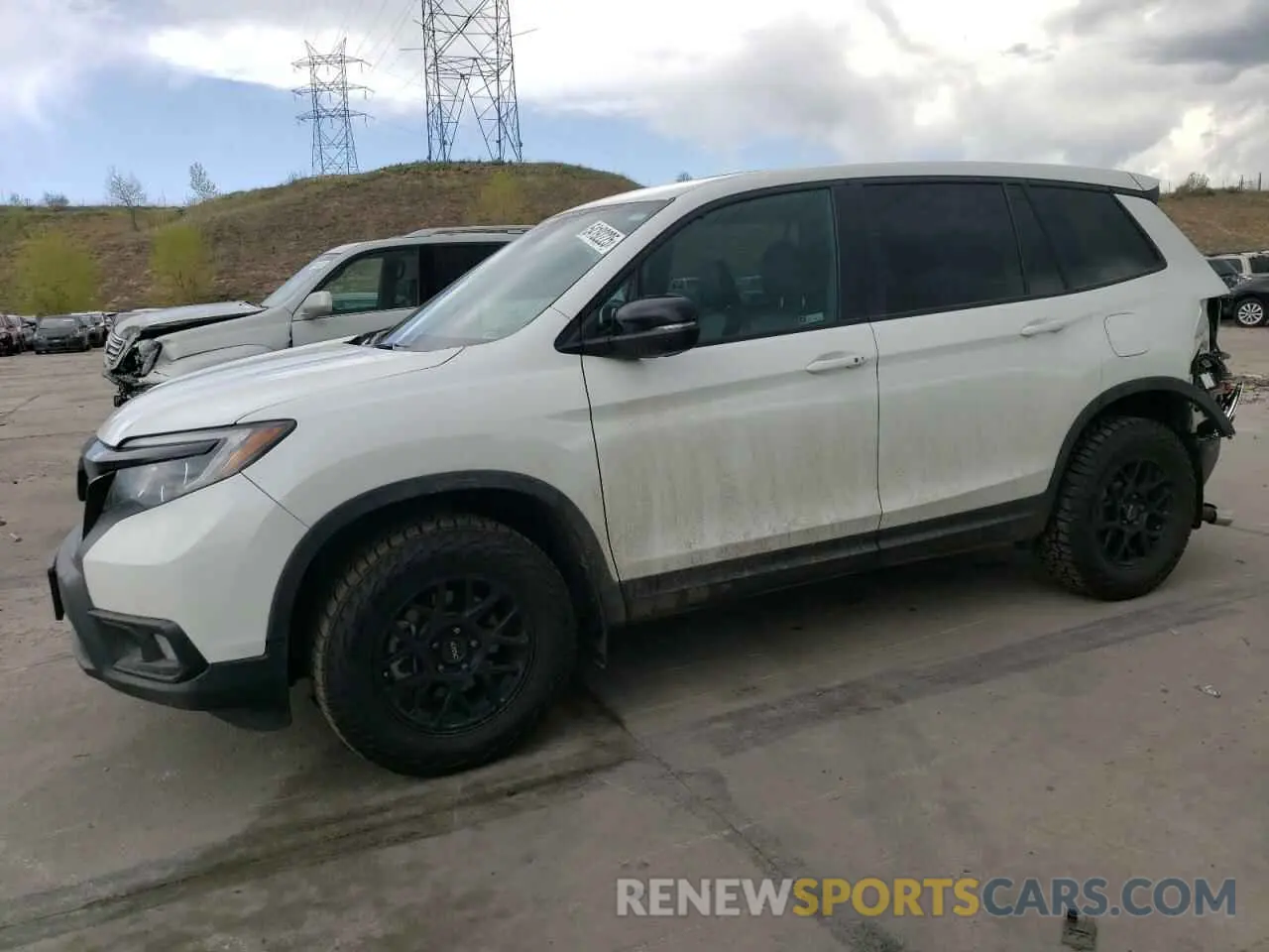 1 Photograph of a damaged car 5FNYF8H50LB005186 HONDA PASSPORT 2020