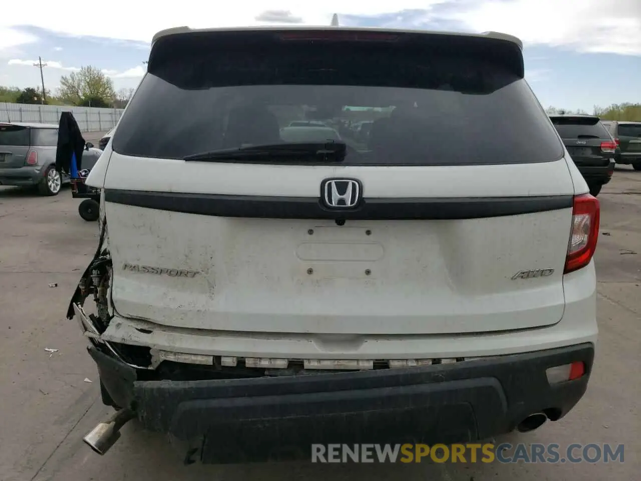 6 Photograph of a damaged car 5FNYF8H50LB005186 HONDA PASSPORT 2020