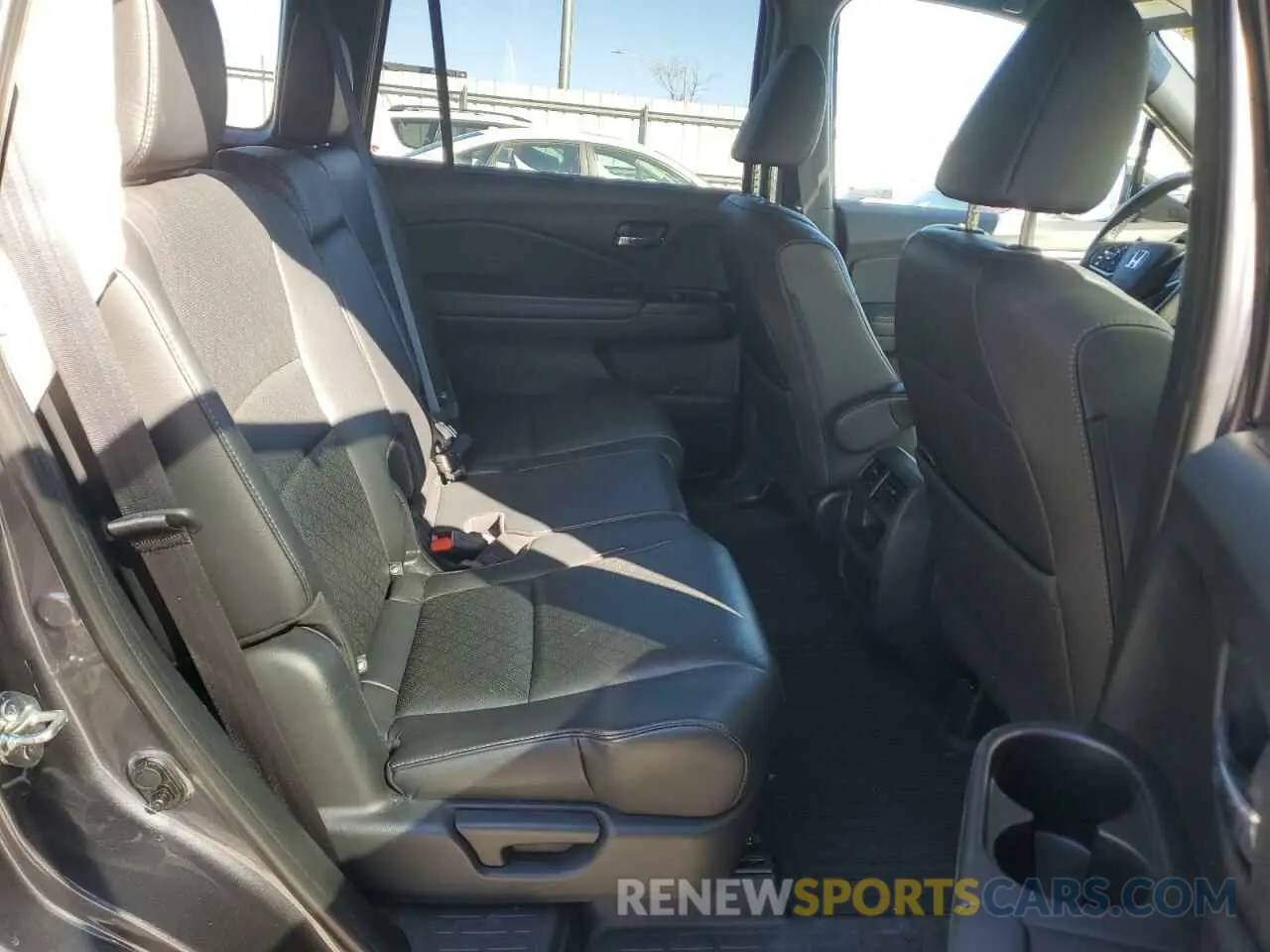 11 Photograph of a damaged car 5FNYF8H51LB016178 HONDA PASSPORT 2020