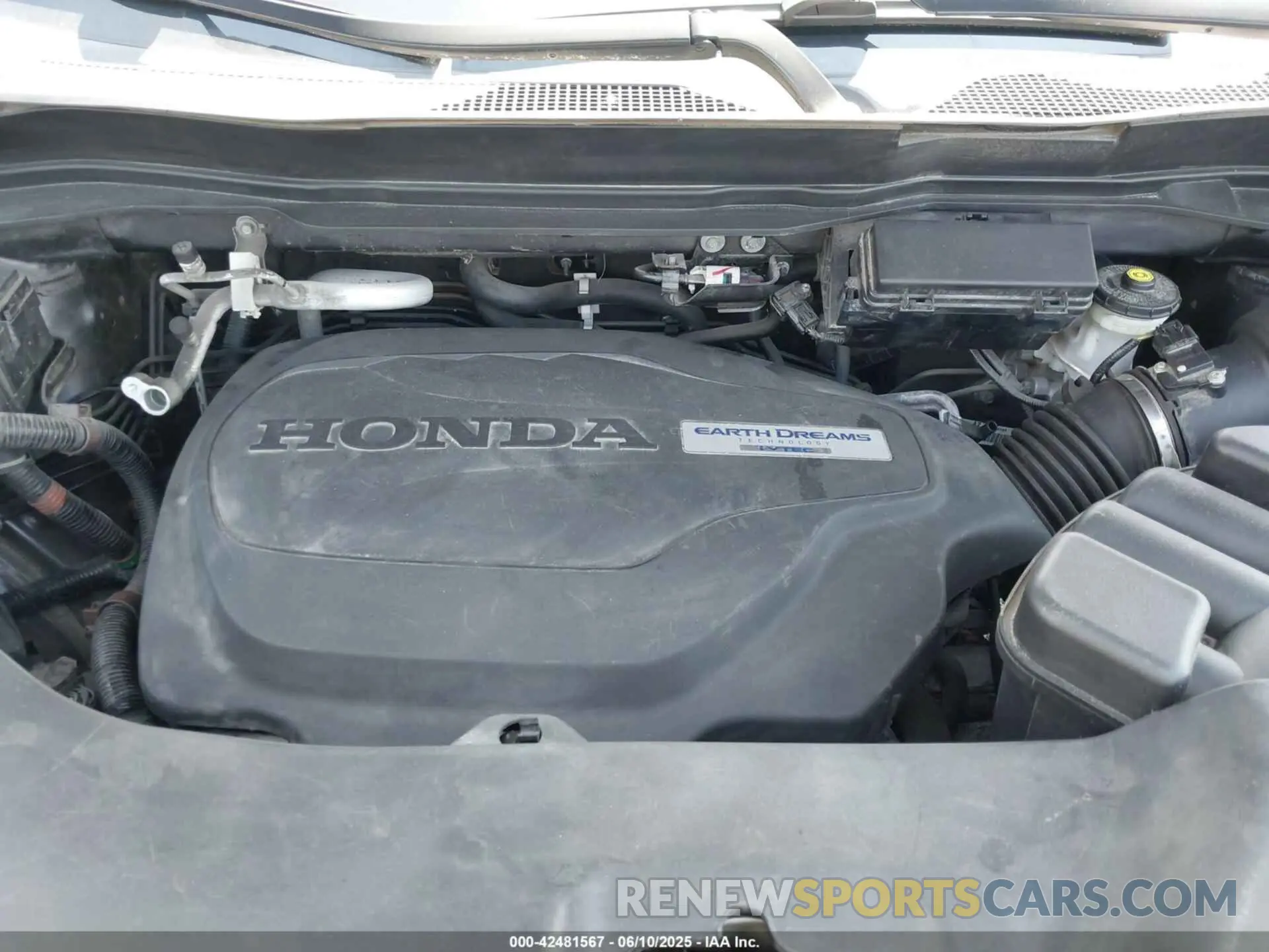 10 Photograph of a damaged car 5FNYF8H52LB008381 HONDA PASSPORT 2020