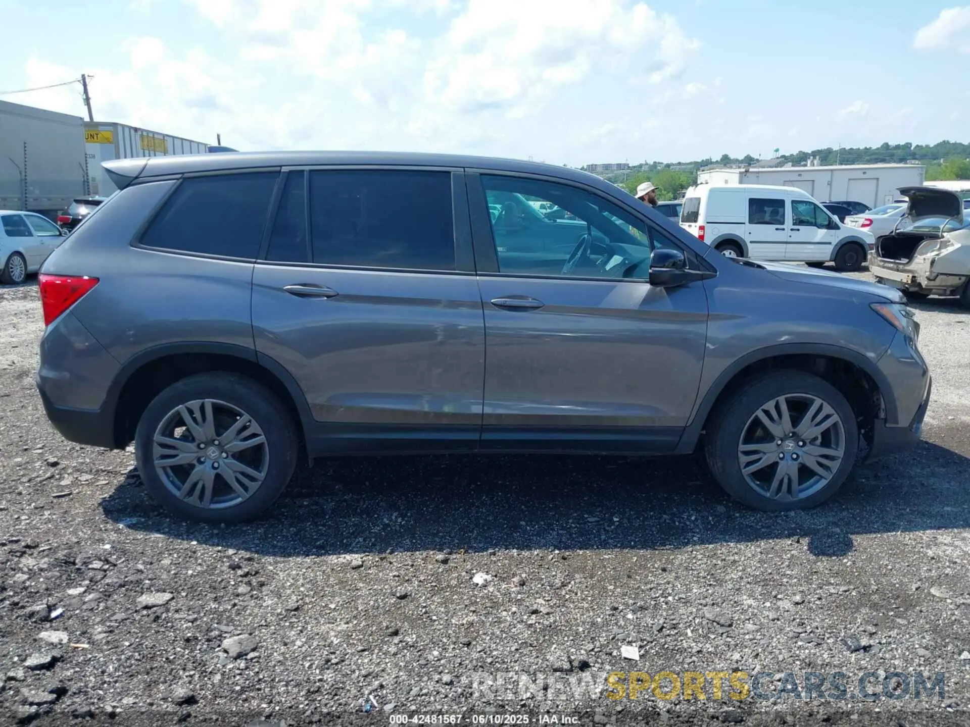 12 Photograph of a damaged car 5FNYF8H52LB008381 HONDA PASSPORT 2020