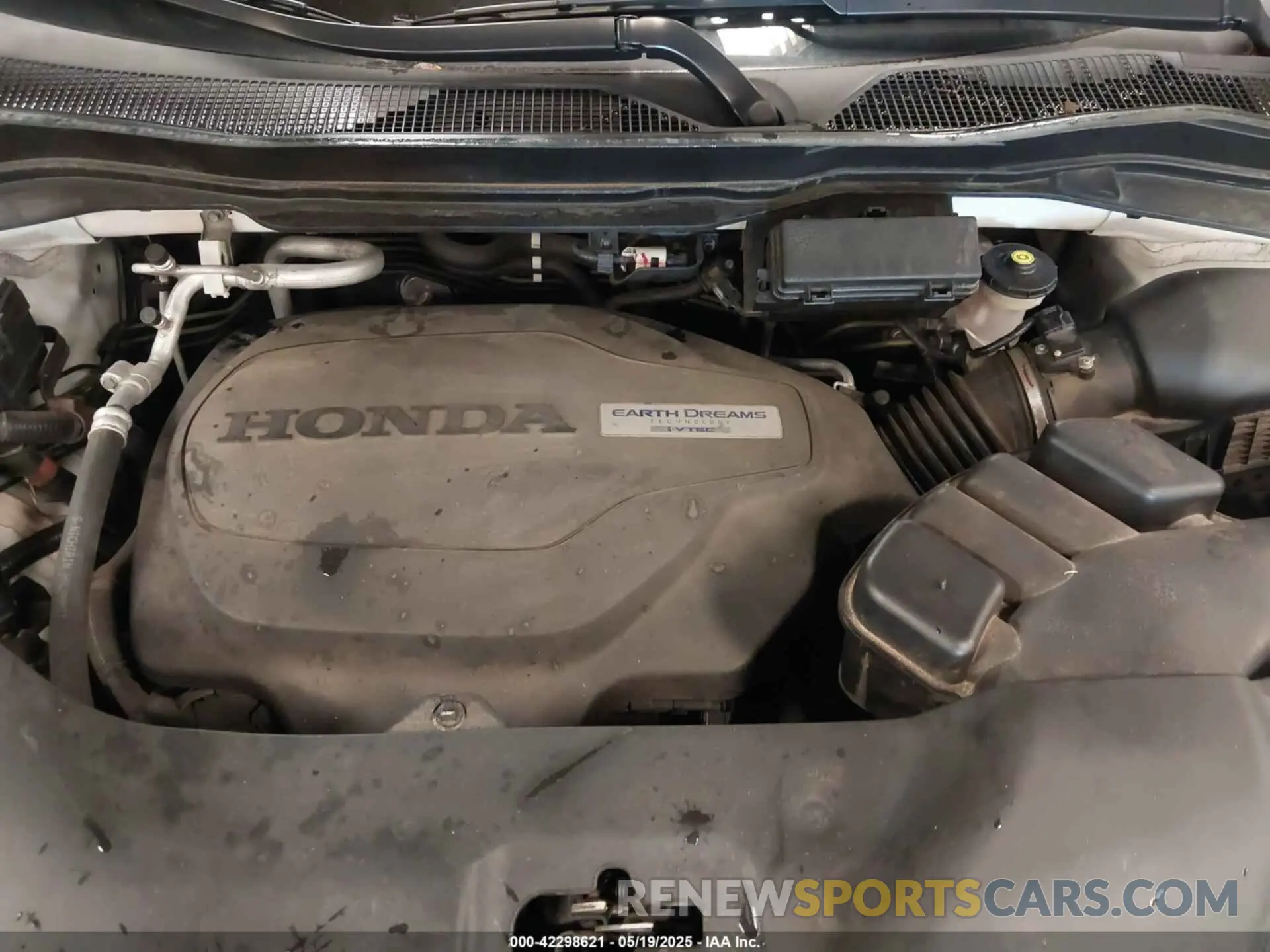 10 Photograph of a damaged car 5FNYF8H52LB009336 HONDA PASSPORT 2020