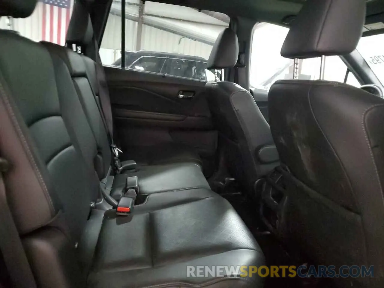 11 Photograph of a damaged car 5FNYF8H53LB019387 HONDA PASSPORT 2020