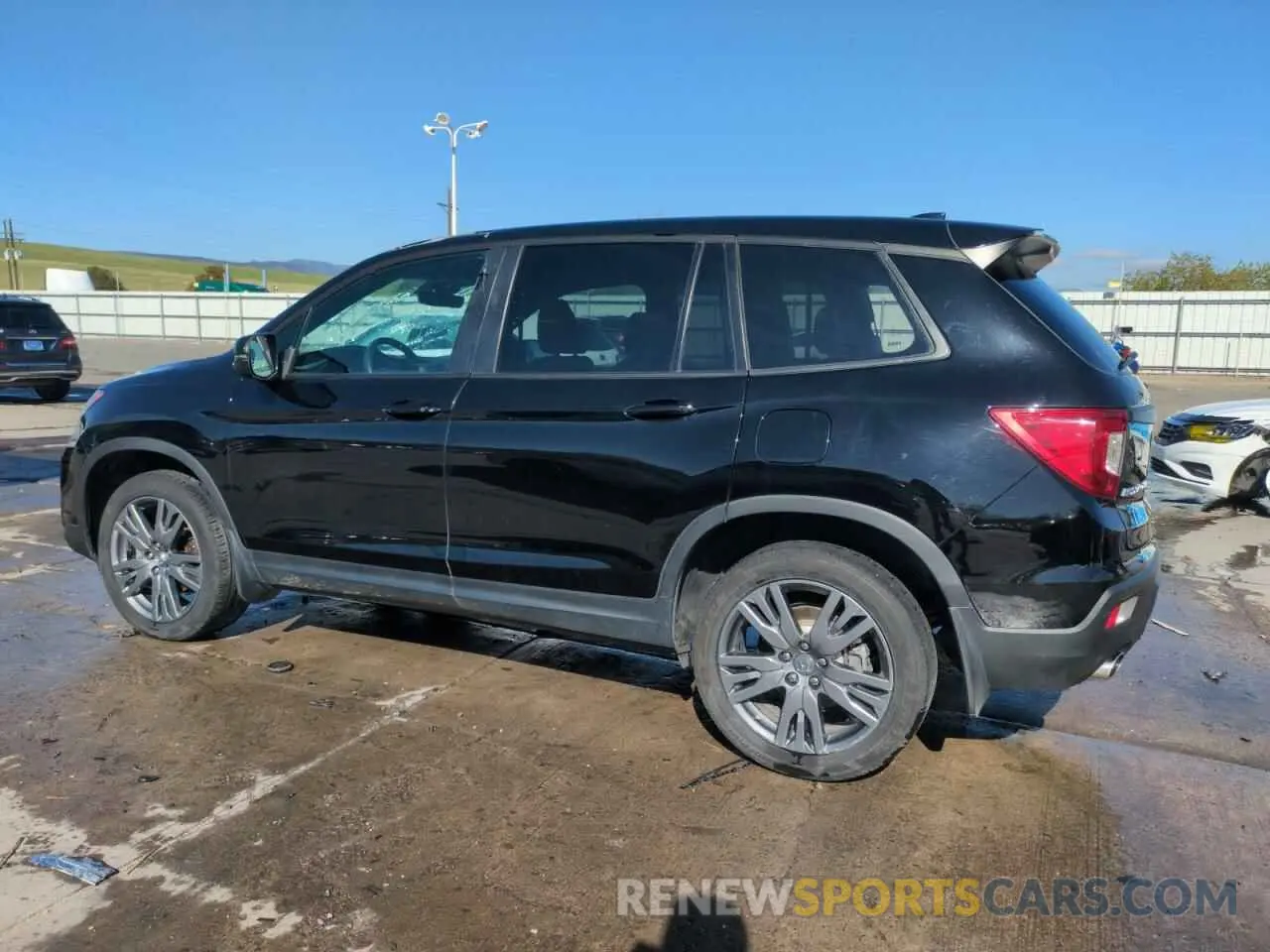 2 Photograph of a damaged car 5FNYF8H54LB012271 HONDA PASSPORT 2020