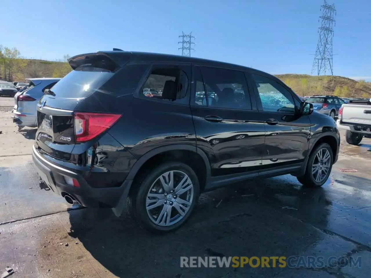 3 Photograph of a damaged car 5FNYF8H54LB012271 HONDA PASSPORT 2020