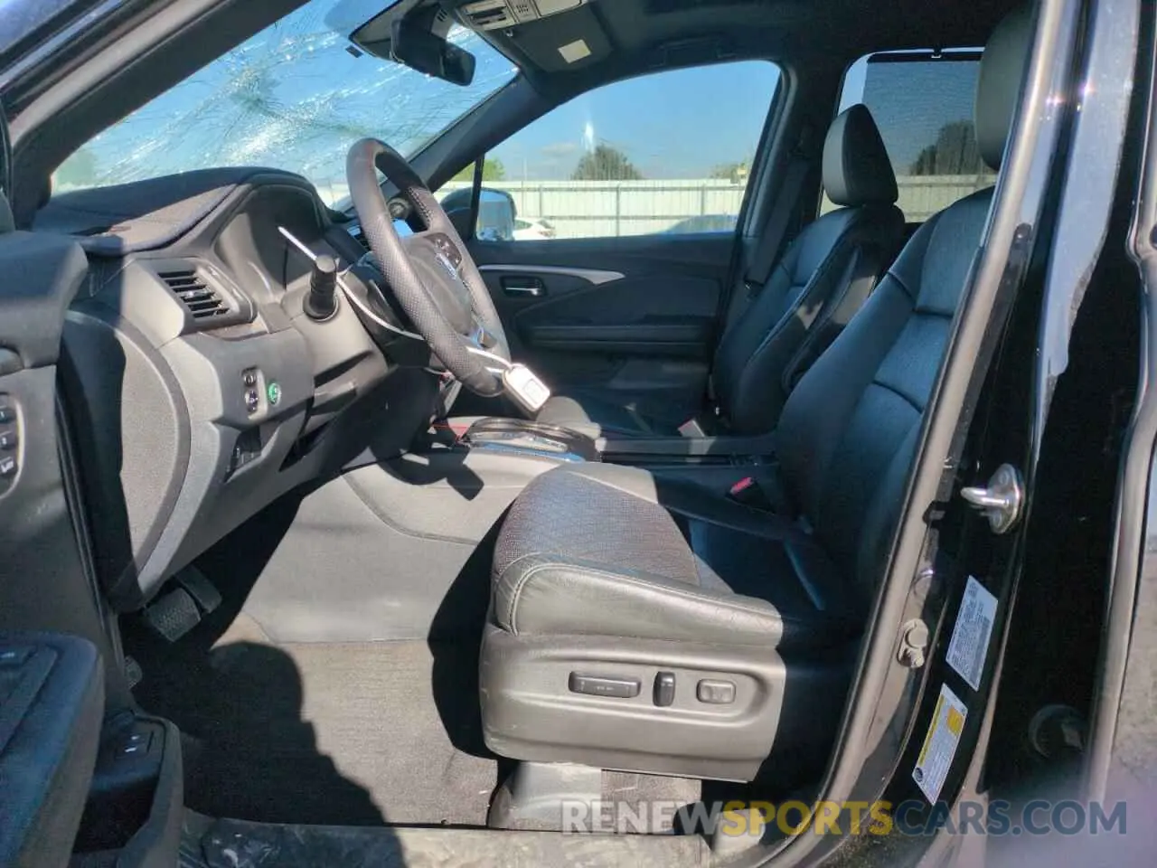 7 Photograph of a damaged car 5FNYF8H54LB012271 HONDA PASSPORT 2020