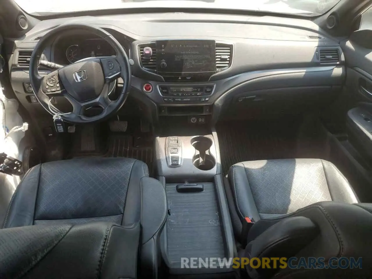 8 Photograph of a damaged car 5FNYF8H56LB006407 HONDA PASSPORT 2020