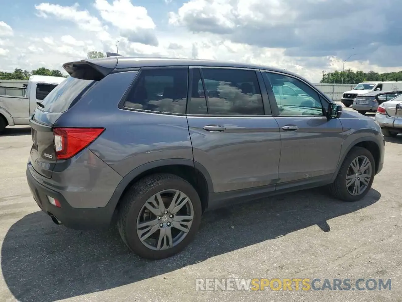 3 Photograph of a damaged car 5FNYF8H58LB007087 HONDA PASSPORT 2020