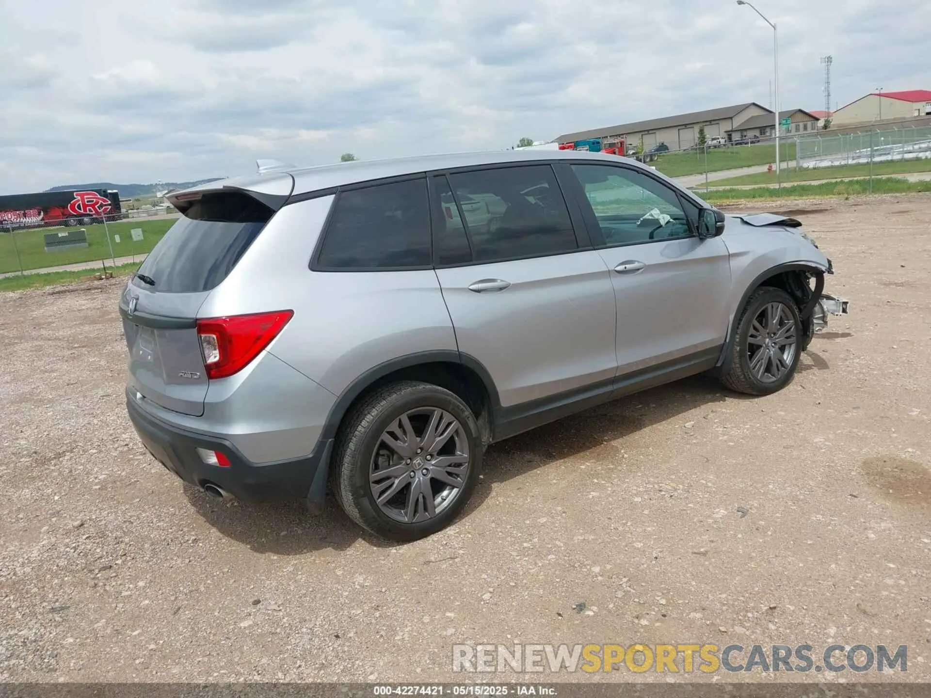 4 Photograph of a damaged car 5FNYF8H59LB014260 HONDA PASSPORT 2020
