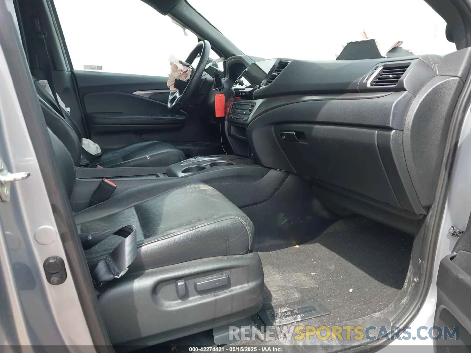 5 Photograph of a damaged car 5FNYF8H59LB014260 HONDA PASSPORT 2020