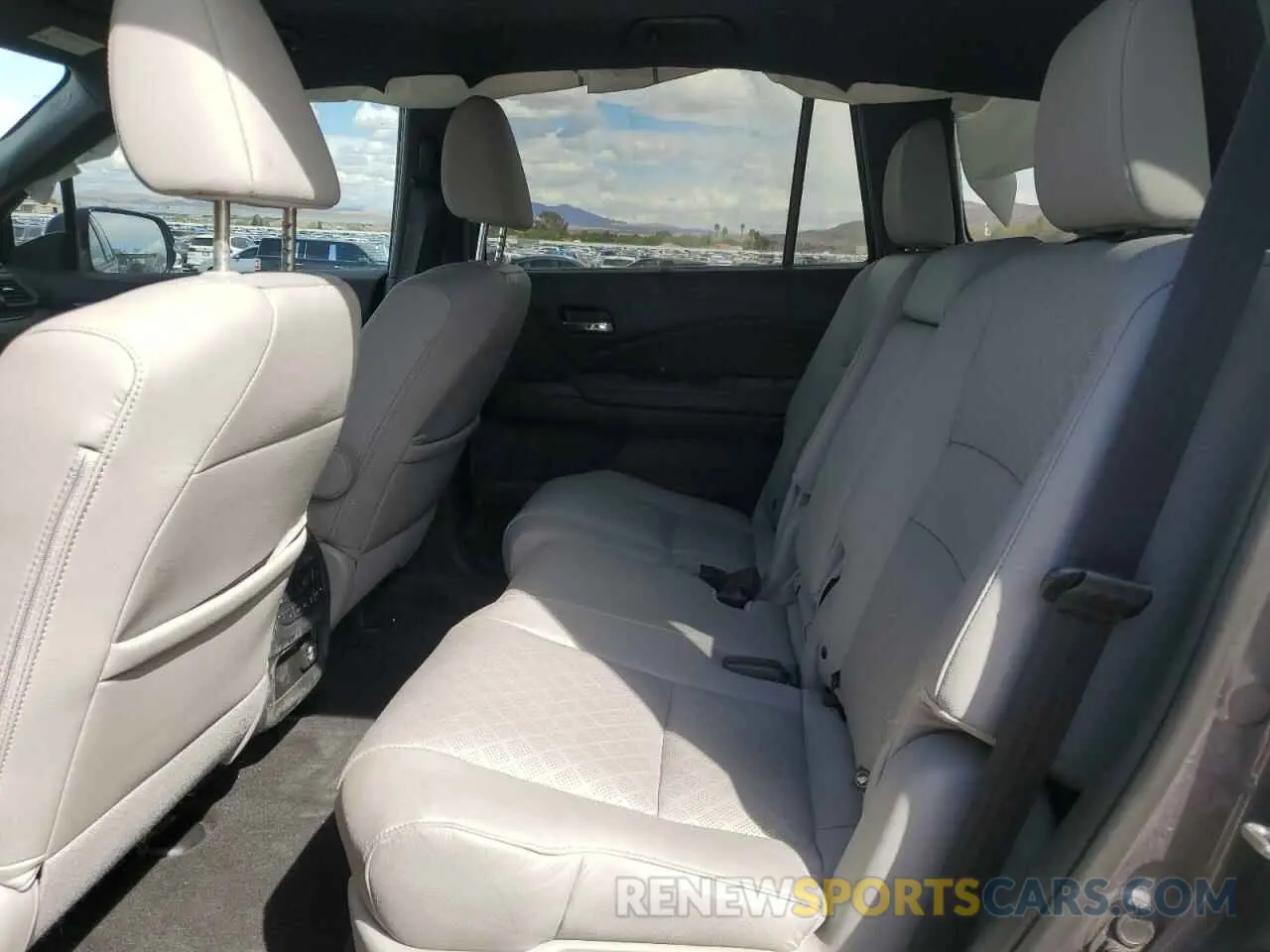 11 Photograph of a damaged car 5FNYF8H9XLB007336 HONDA PASSPORT 2020