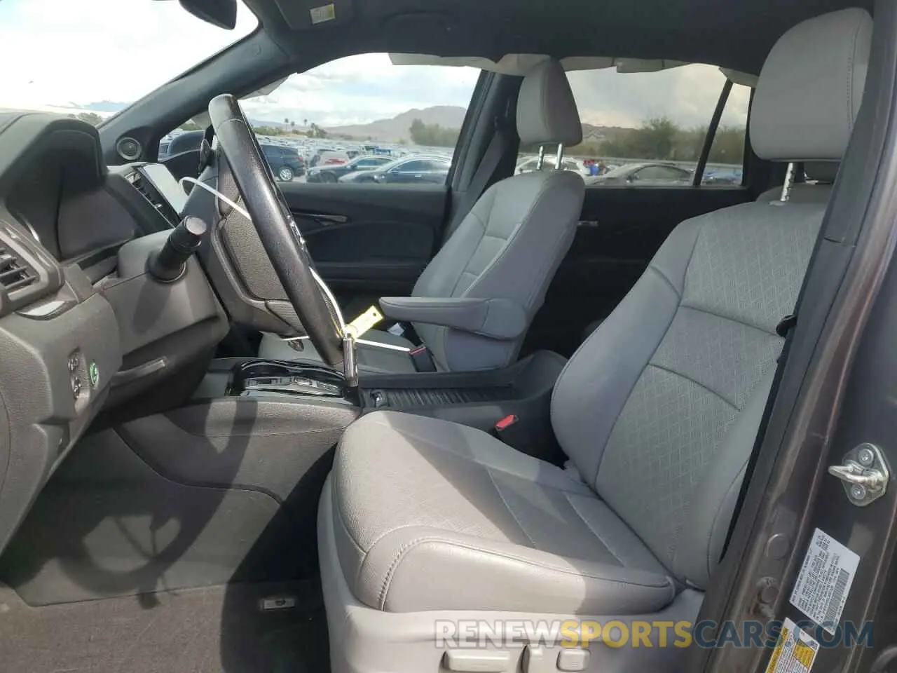 7 Photograph of a damaged car 5FNYF8H9XLB007336 HONDA PASSPORT 2020