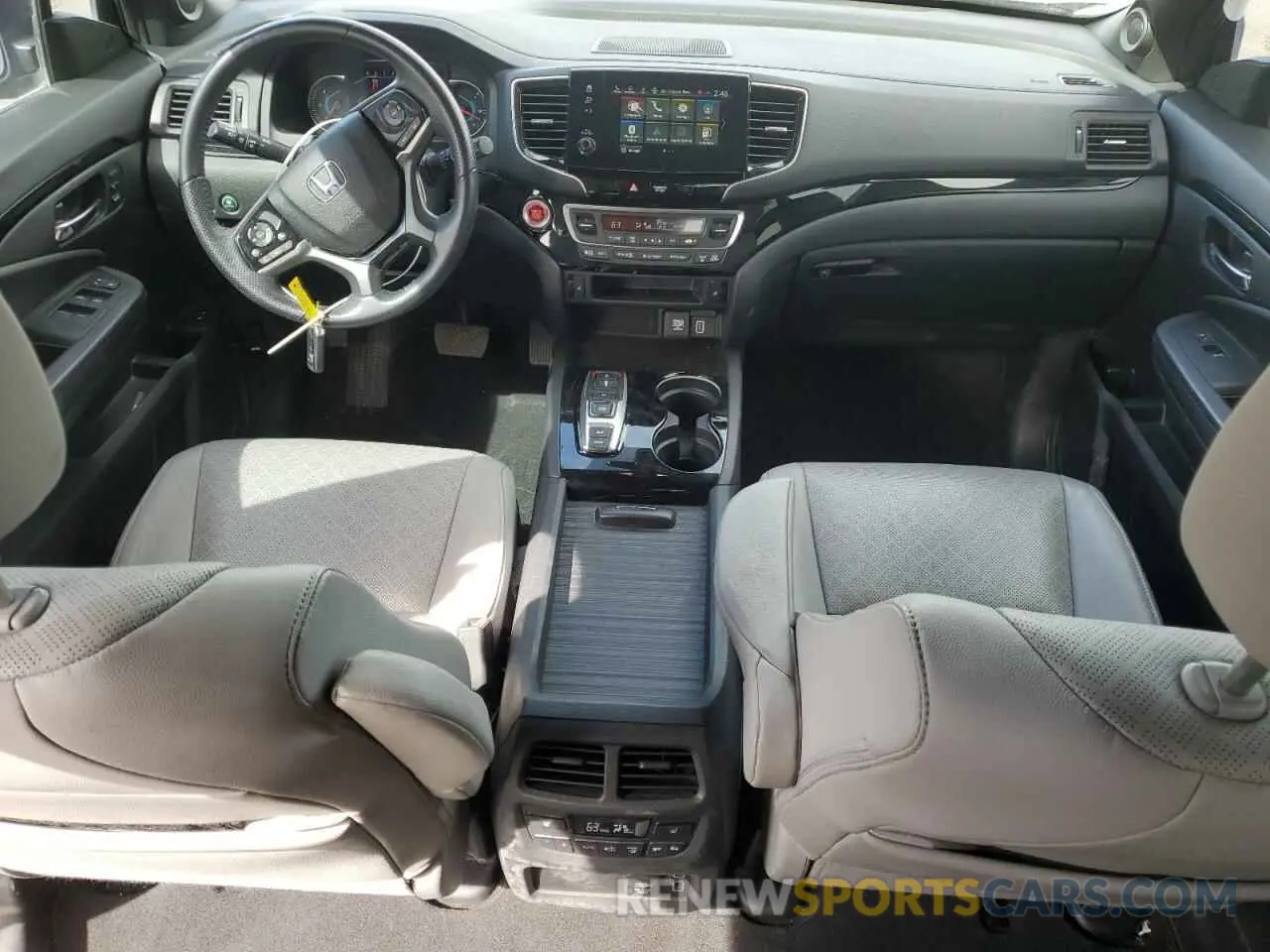 8 Photograph of a damaged car 5FNYF8H9XLB007336 HONDA PASSPORT 2020