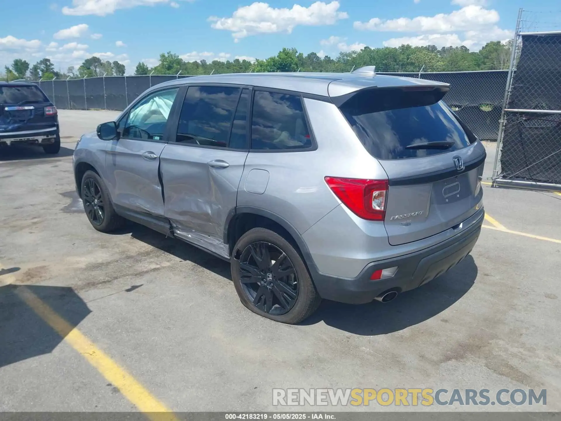 3 Photograph of a damaged car 5FNYF7H27MB003467 HONDA PASSPORT 2021