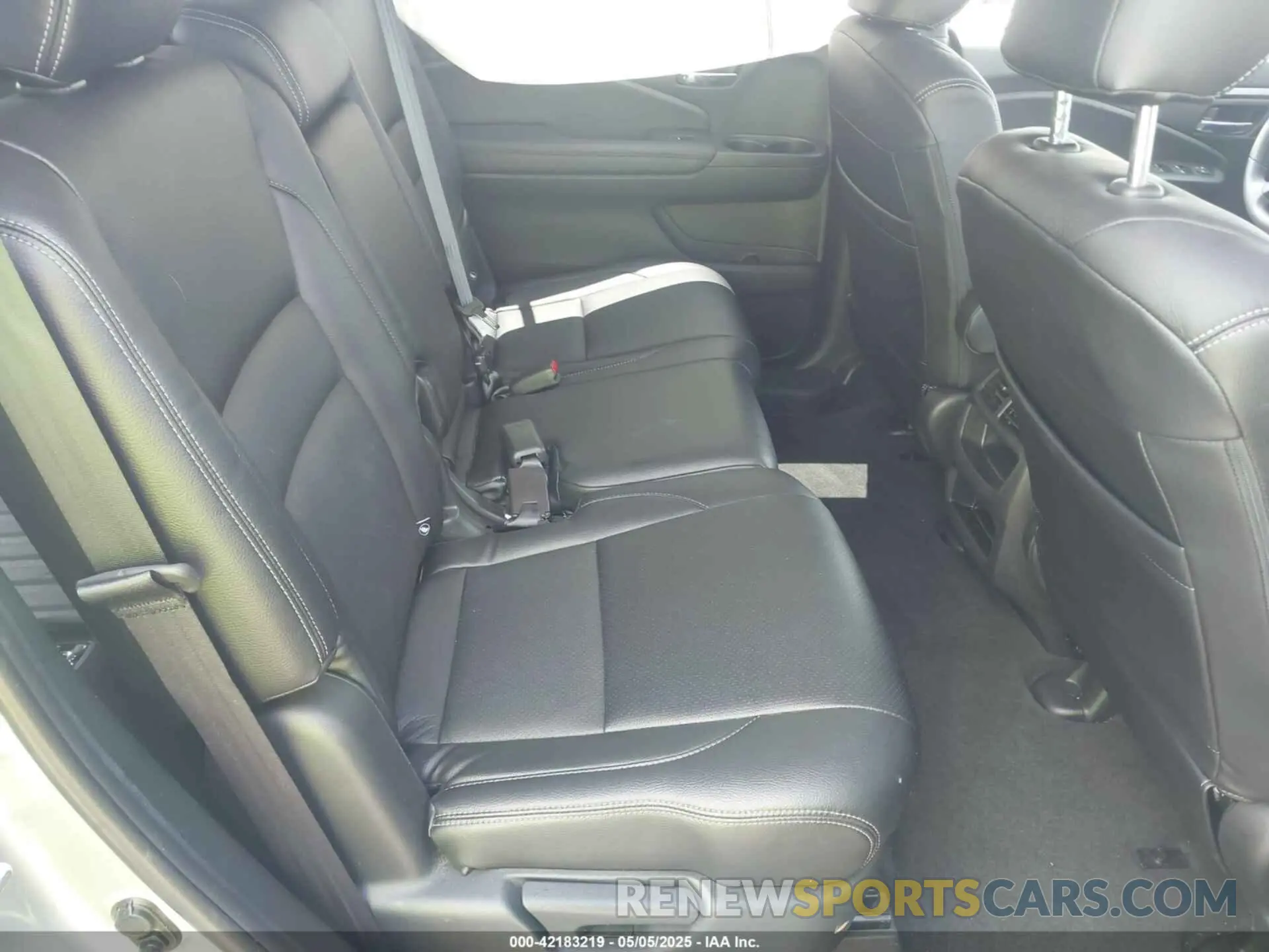 8 Photograph of a damaged car 5FNYF7H27MB003467 HONDA PASSPORT 2021
