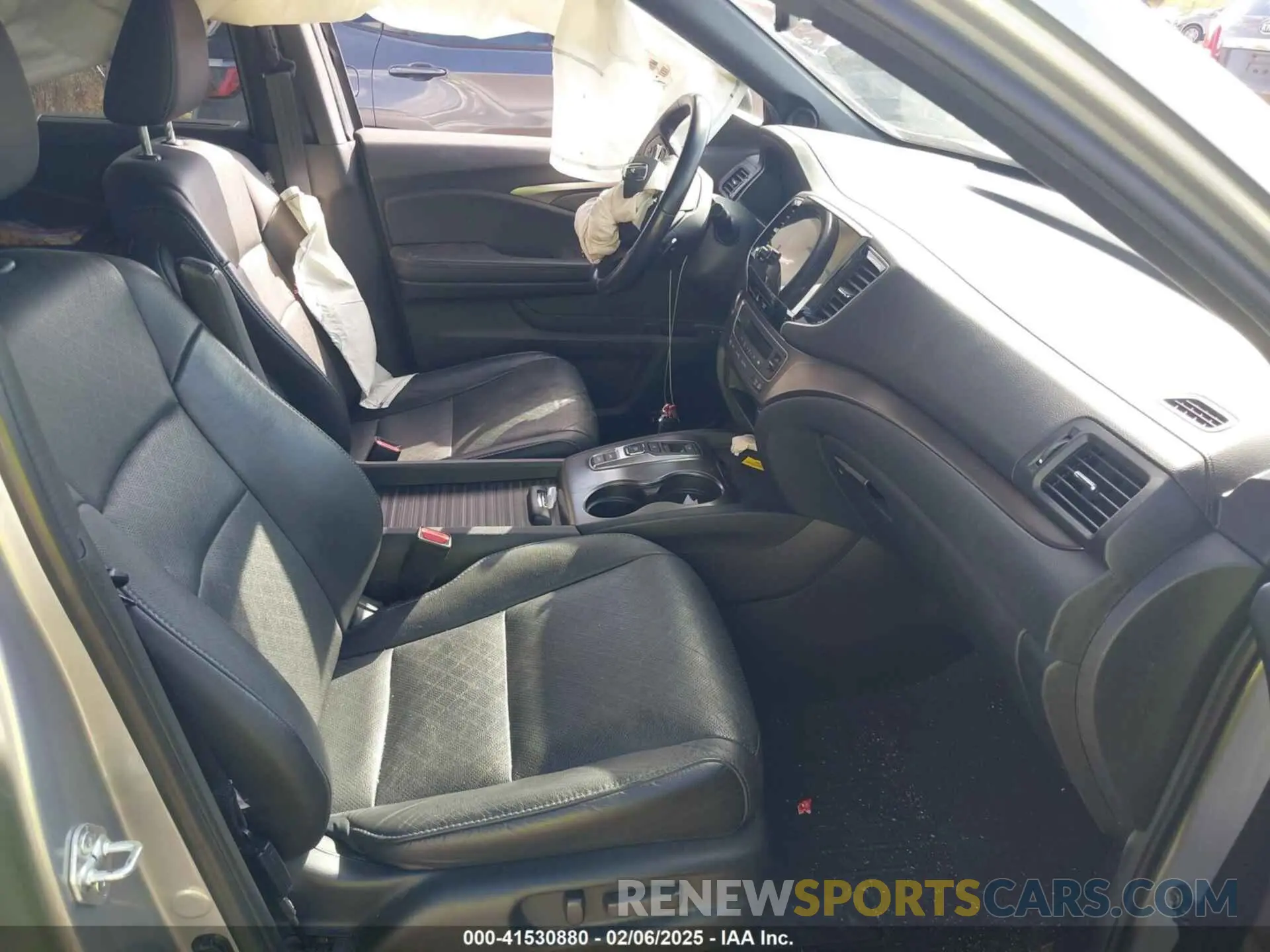 5 Photograph of a damaged car 5FNYF7H50MB011436 HONDA PASSPORT 2021