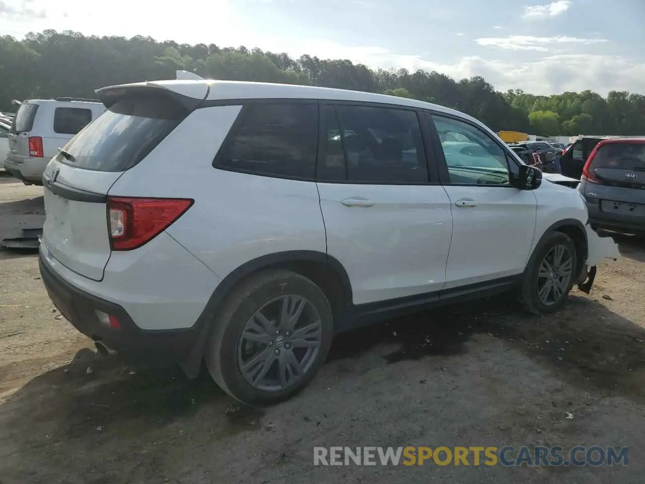 3 Photograph of a damaged car 5FNYF7H52MB005038 HONDA PASSPORT 2021