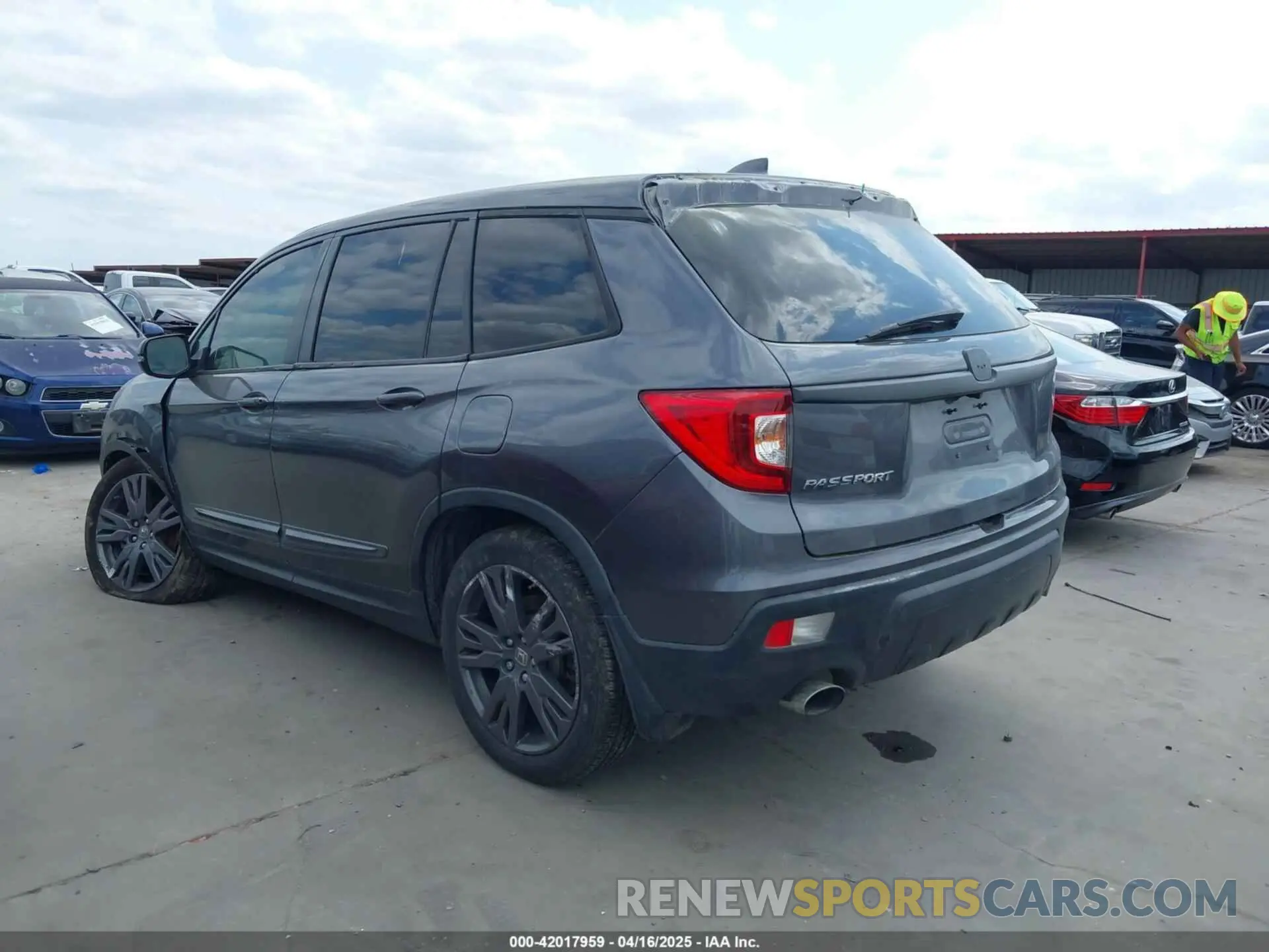 15 Photograph of a damaged car 5FNYF7H53MB008238 HONDA PASSPORT 2021
