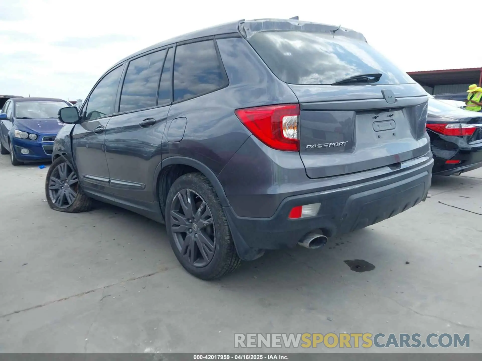 3 Photograph of a damaged car 5FNYF7H53MB008238 HONDA PASSPORT 2021