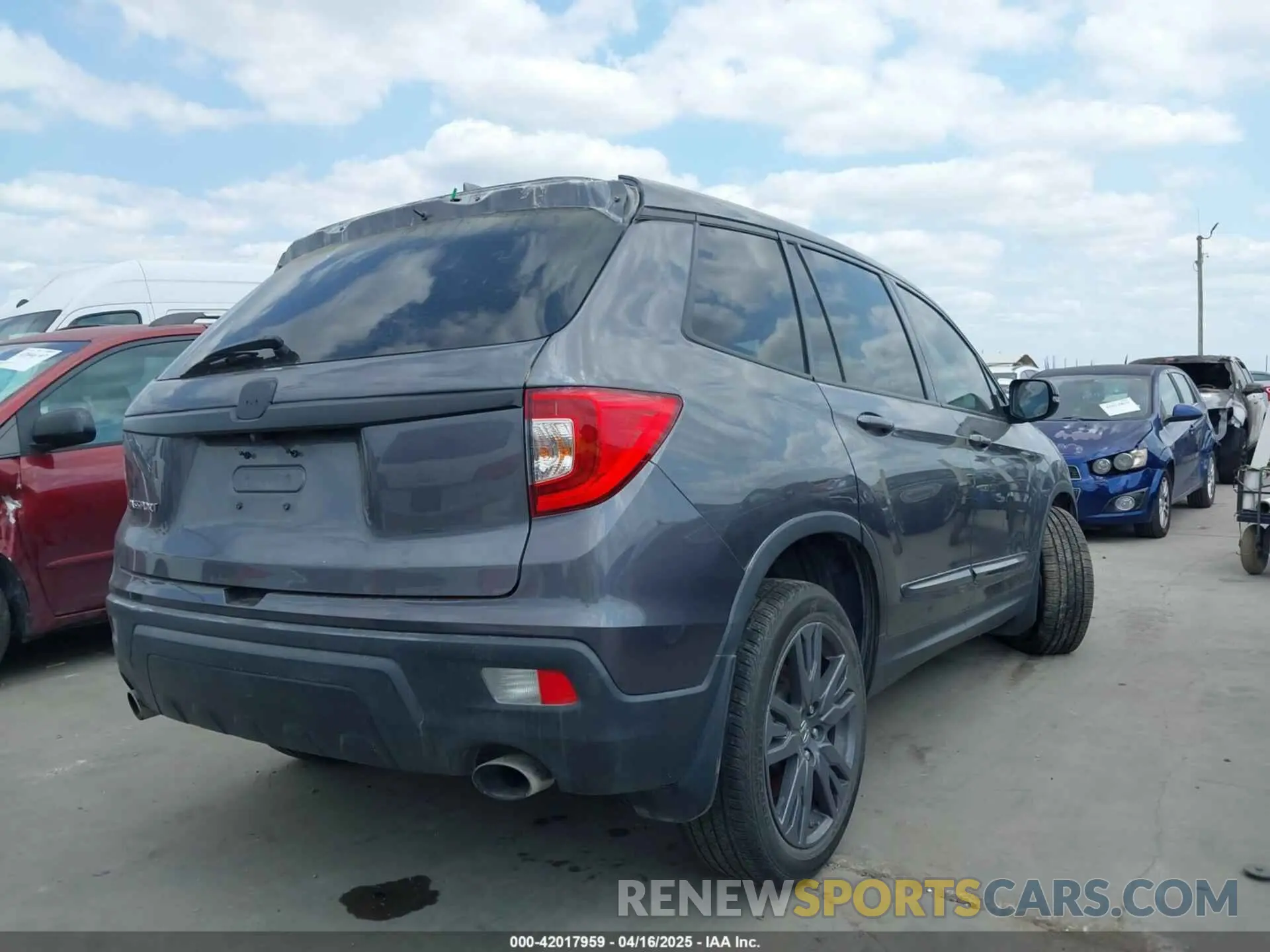 4 Photograph of a damaged car 5FNYF7H53MB008238 HONDA PASSPORT 2021
