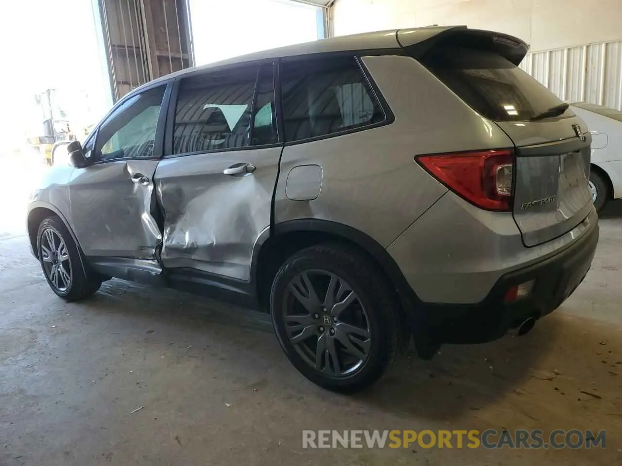 2 Photograph of a damaged car 5FNYF7H54MB008281 HONDA PASSPORT 2021