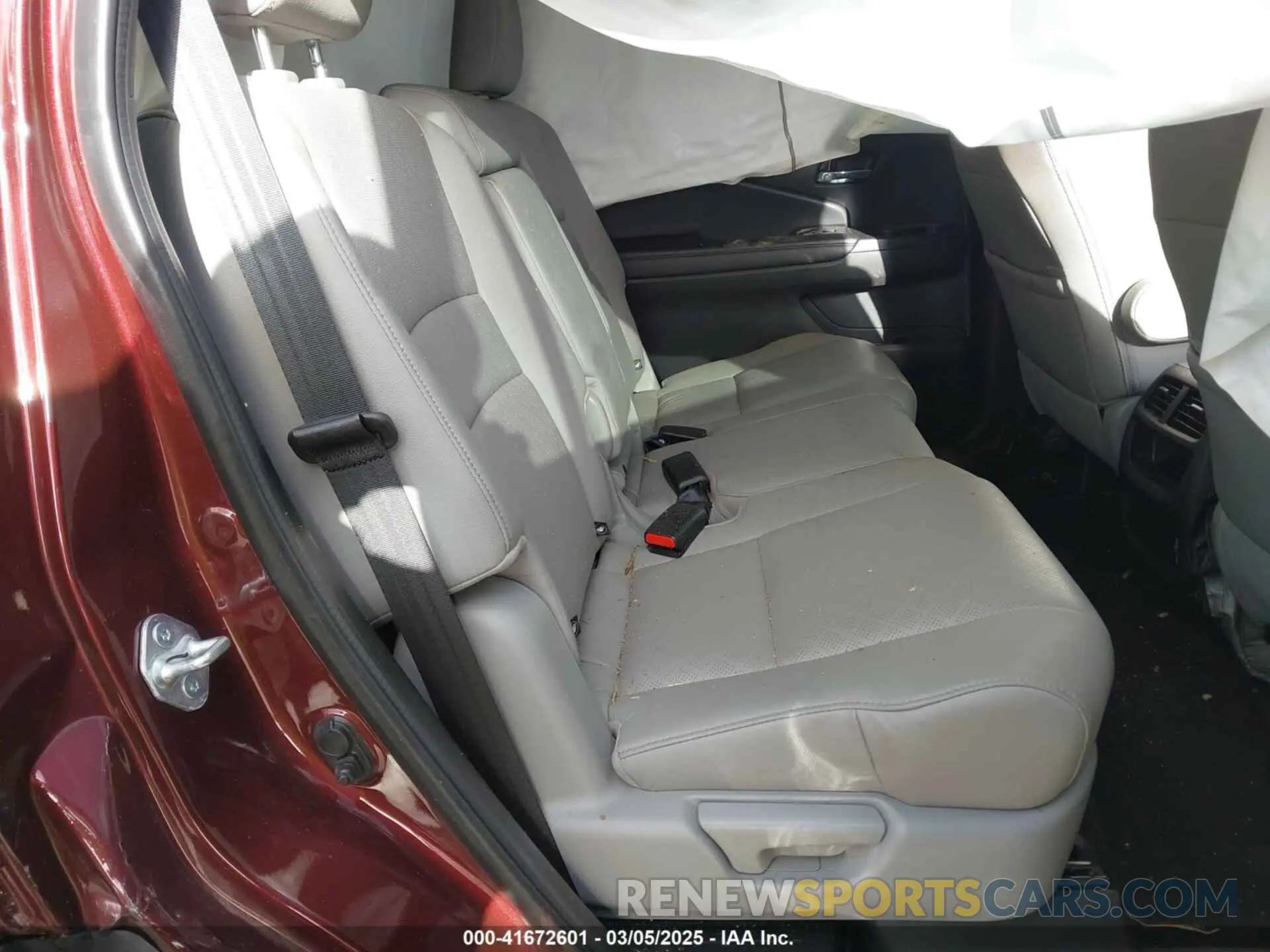 8 Photograph of a damaged car 5FNYF7H55MB015305 HONDA PASSPORT 2021