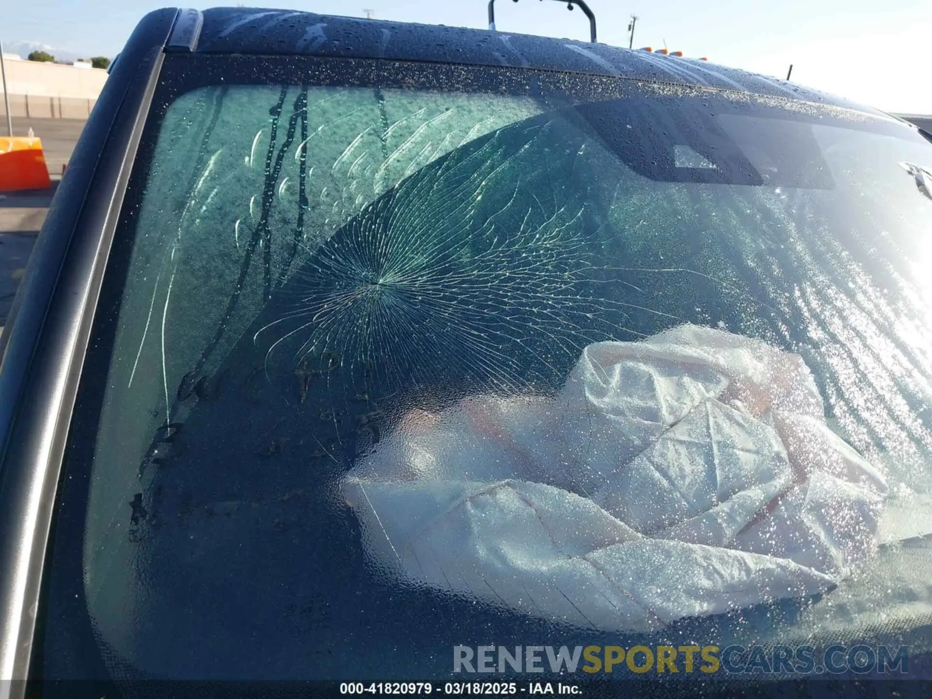 17 Photograph of a damaged car 5FNYF7H56MB012736 HONDA PASSPORT 2021