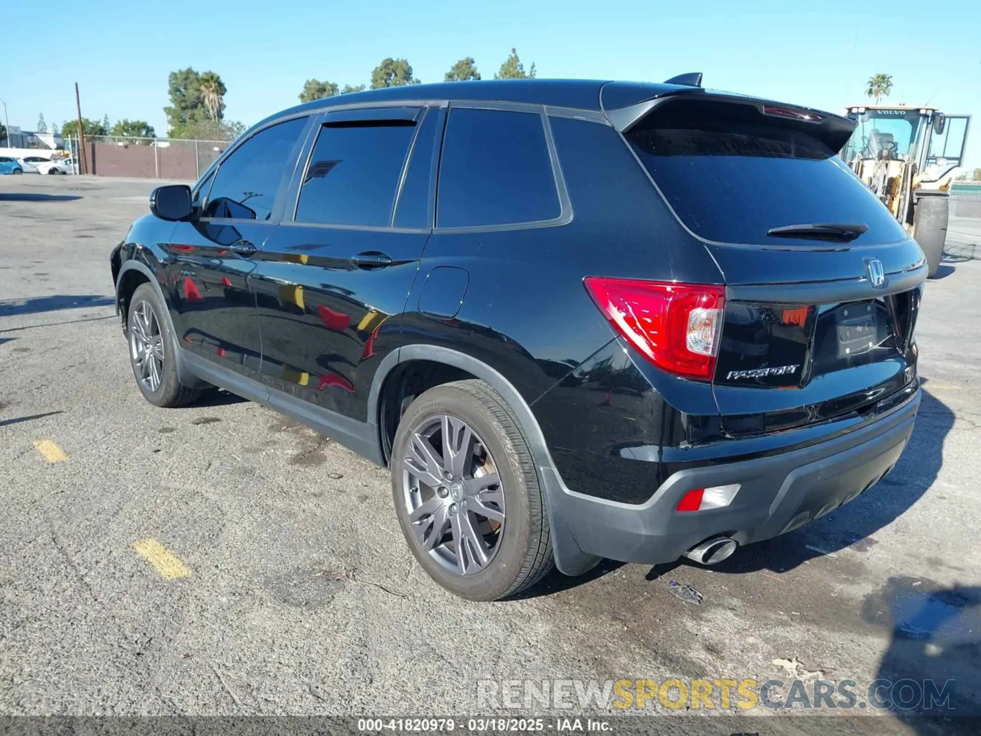 3 Photograph of a damaged car 5FNYF7H56MB012736 HONDA PASSPORT 2021