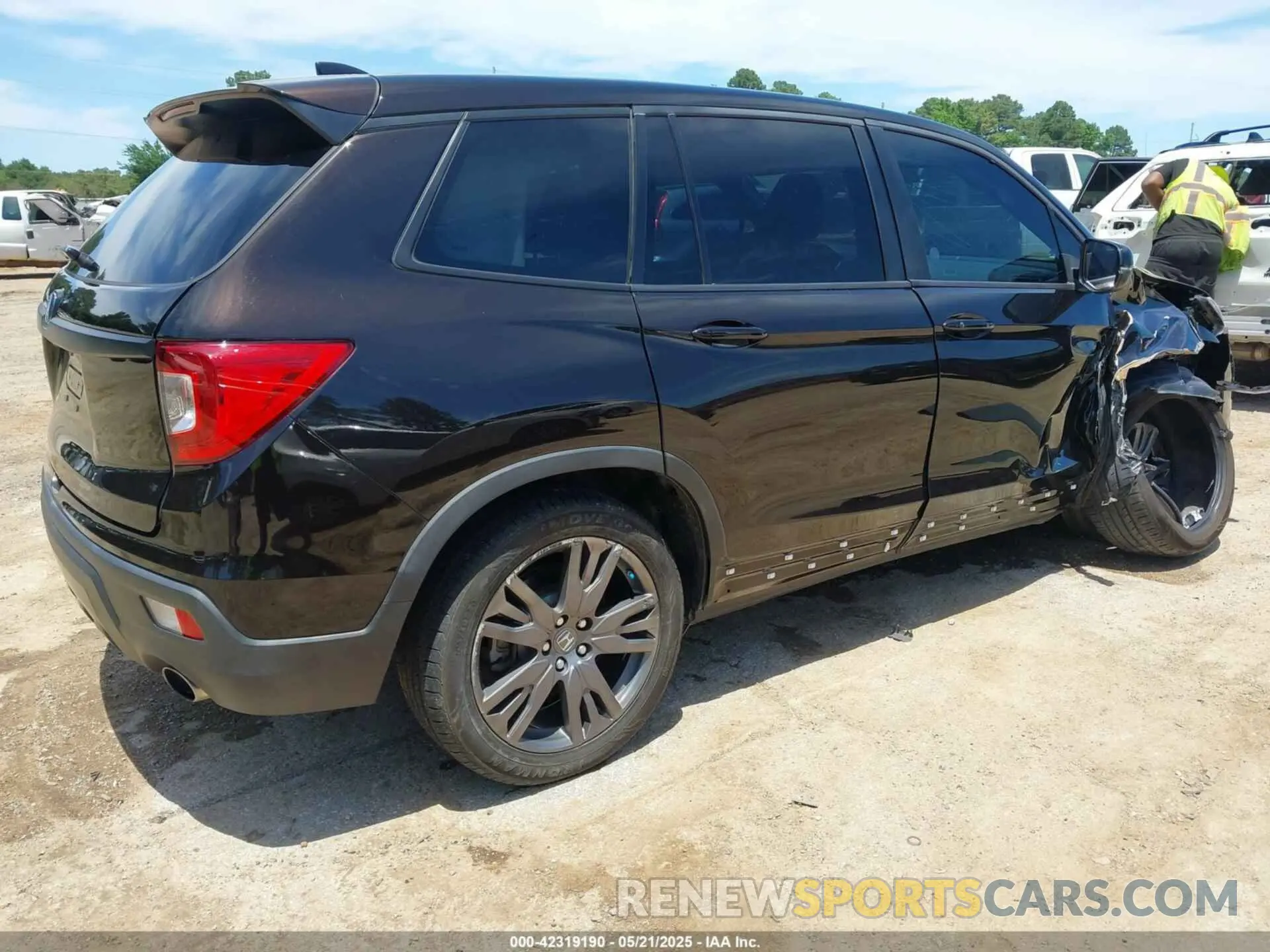 4 Photograph of a damaged car 5FNYF7H5XMB006986 HONDA PASSPORT 2021