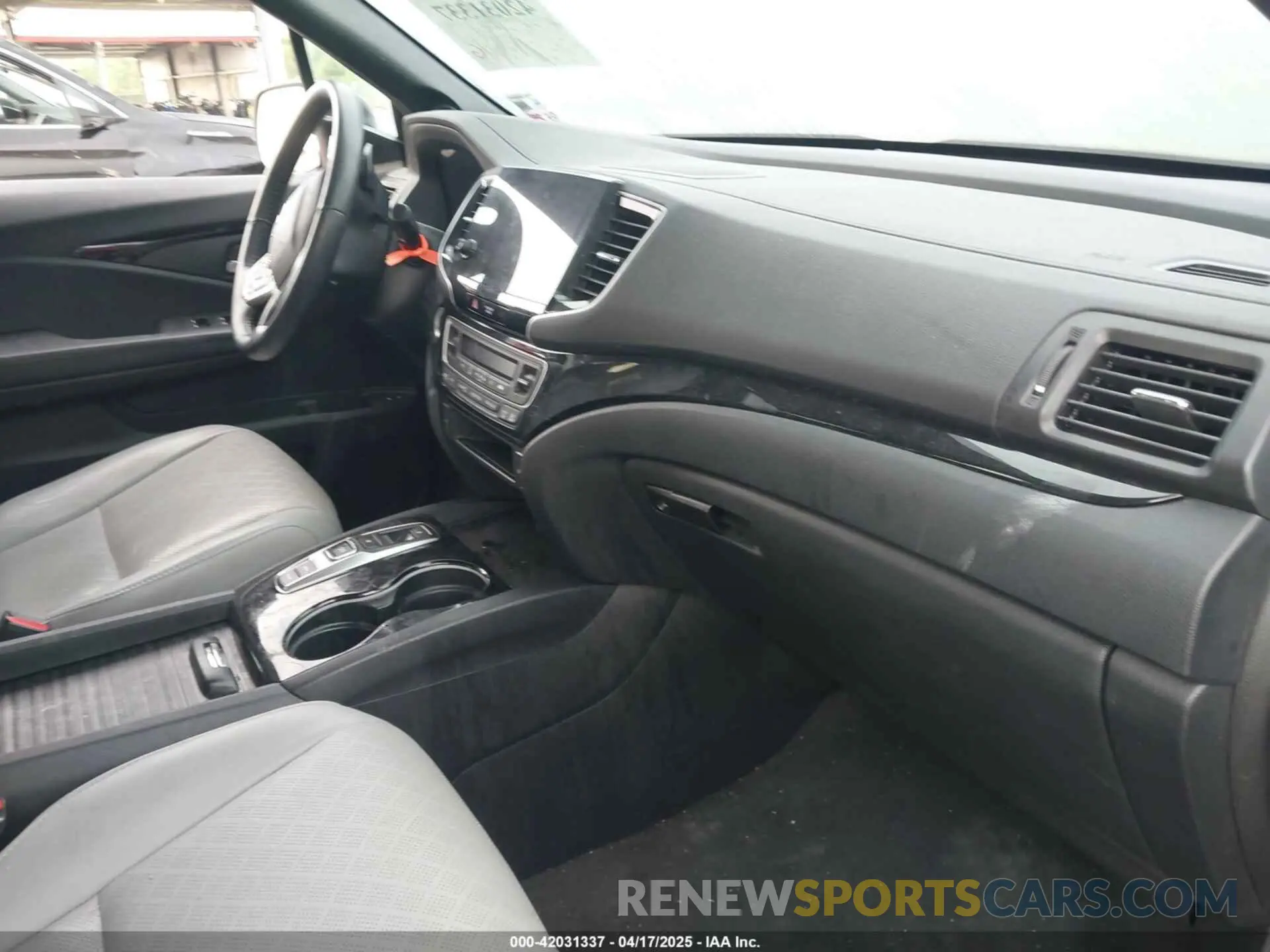 5 Photograph of a damaged car 5FNYF7H97MB002123 HONDA PASSPORT 2021