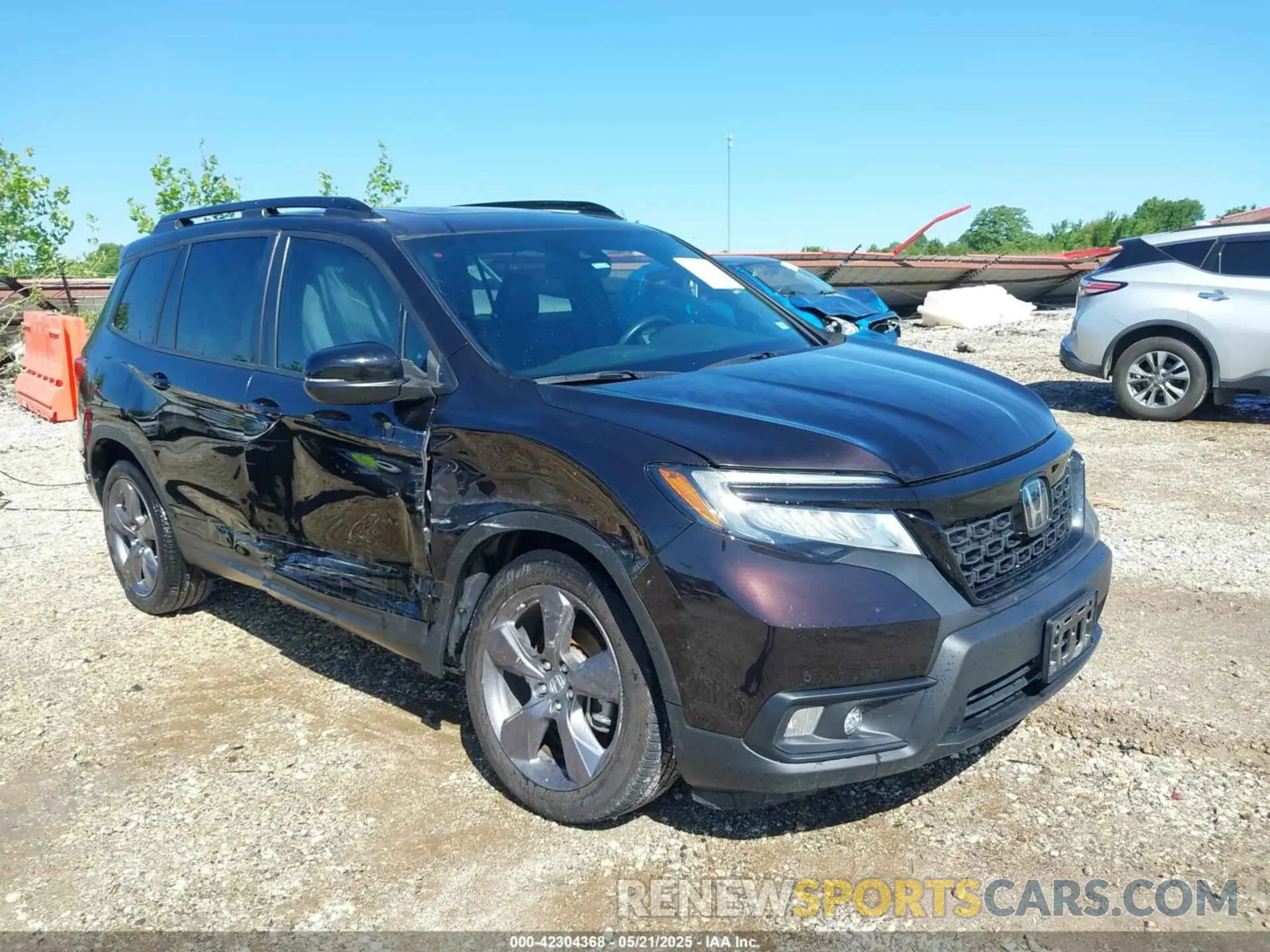1 Photograph of a damaged car 5FNYF7H98MB007542 HONDA PASSPORT 2021