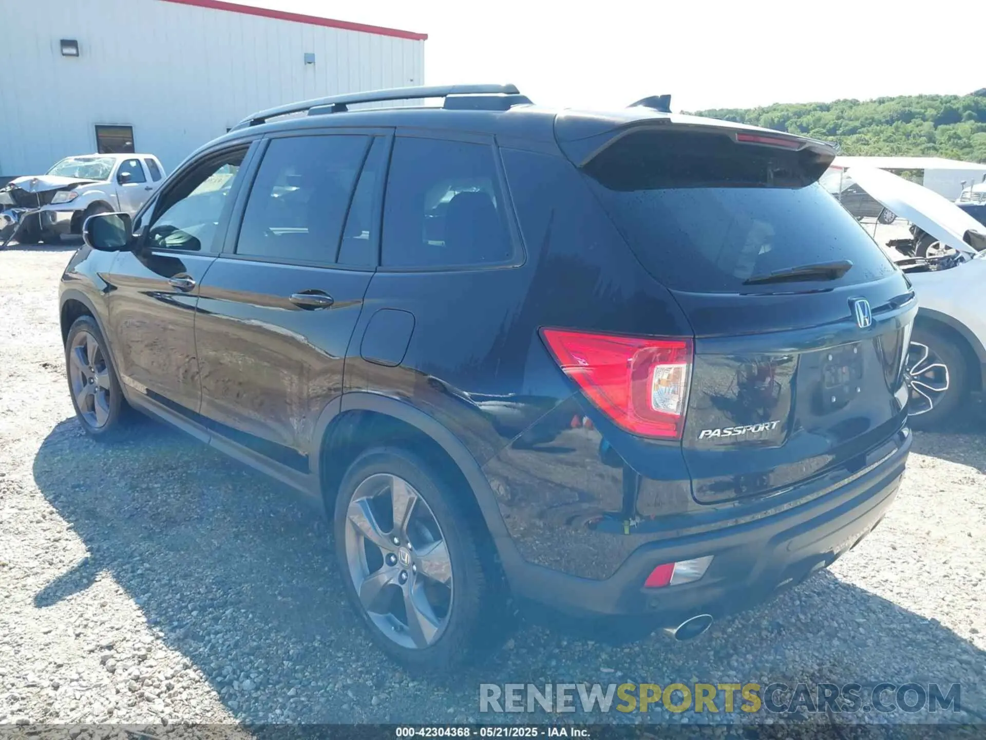 3 Photograph of a damaged car 5FNYF7H98MB007542 HONDA PASSPORT 2021