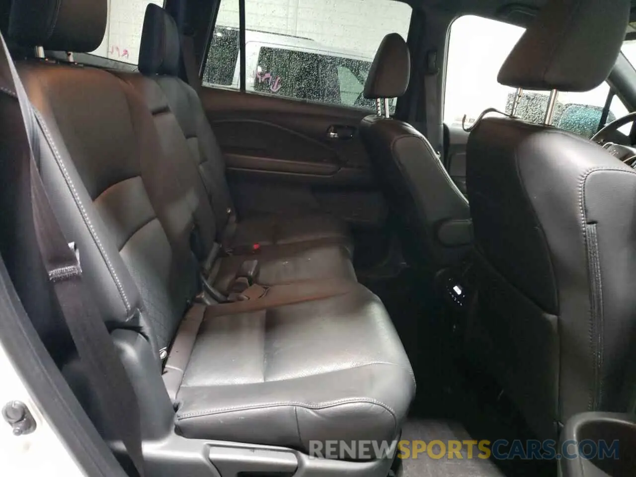 11 Photograph of a damaged car 5FNYF8H00MB000298 HONDA PASSPORT 2021