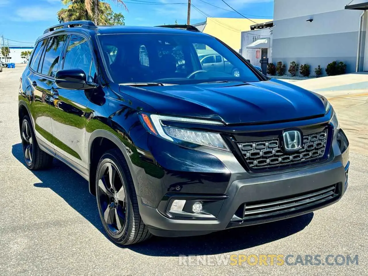 1 Photograph of a damaged car 5FNYF8H01MB013559 HONDA PASSPORT 2021