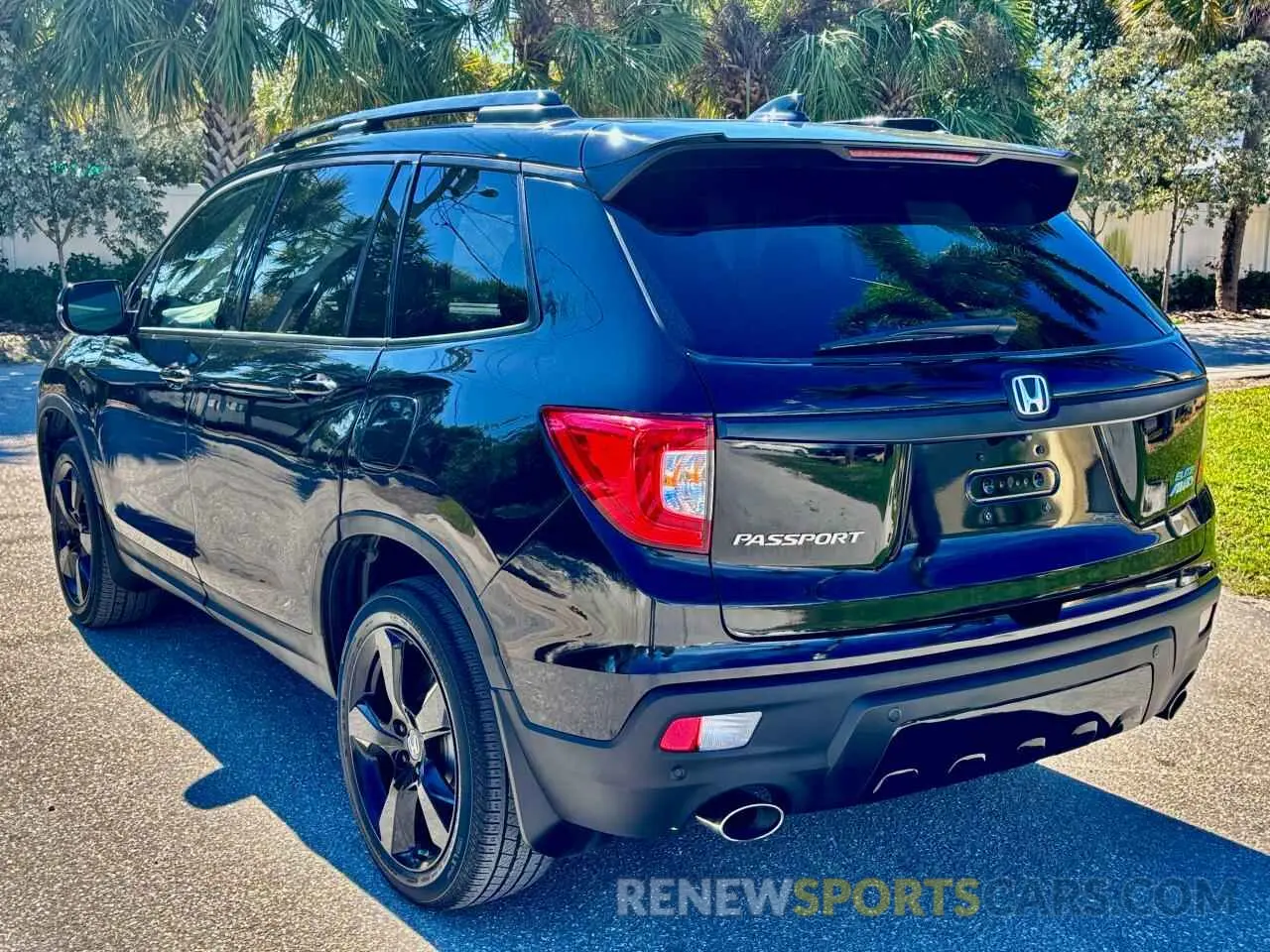 3 Photograph of a damaged car 5FNYF8H01MB013559 HONDA PASSPORT 2021