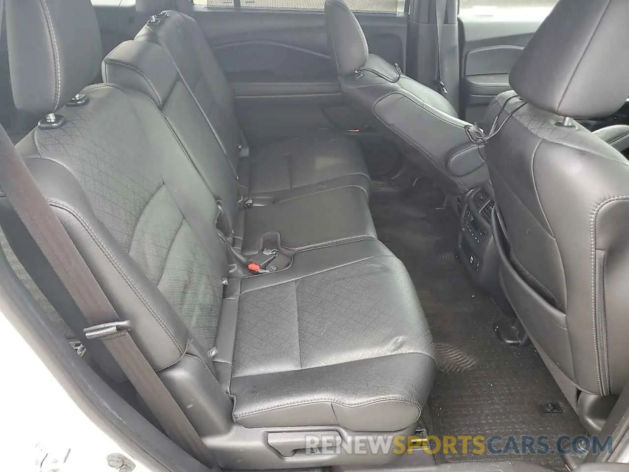 11 Photograph of a damaged car 5FNYF8H02MB027860 HONDA PASSPORT 2021