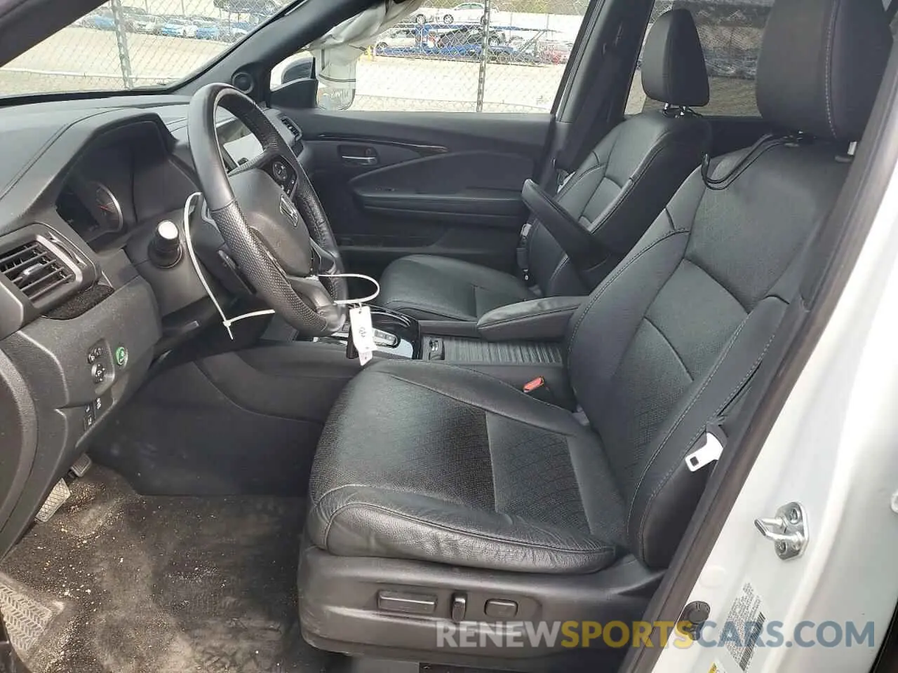 7 Photograph of a damaged car 5FNYF8H02MB027860 HONDA PASSPORT 2021