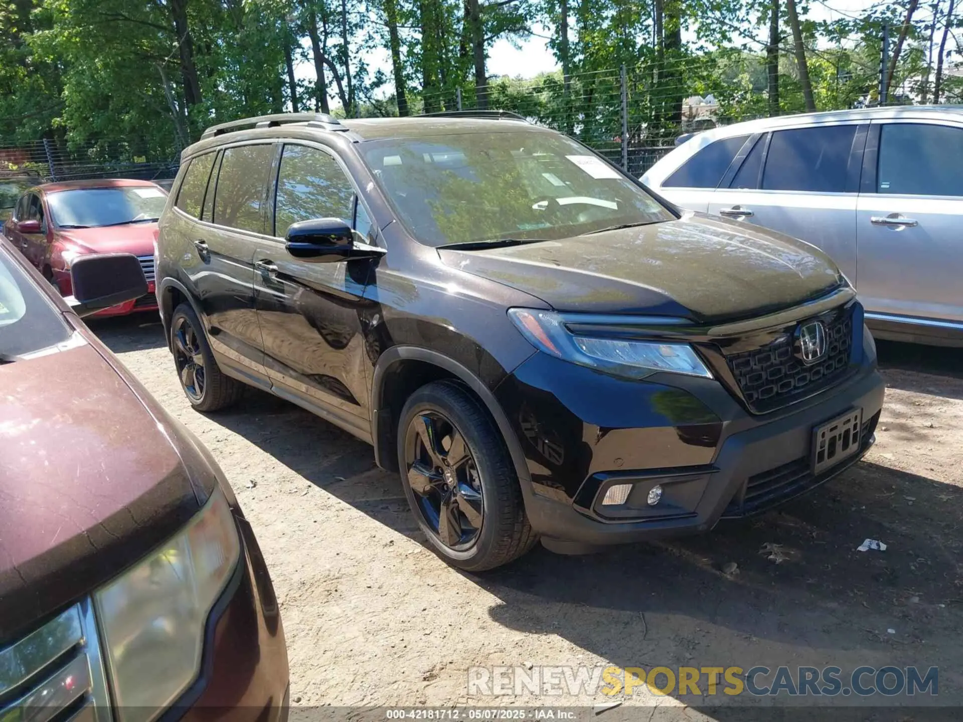 1 Photograph of a damaged car 5FNYF8H03MB026880 HONDA PASSPORT 2021