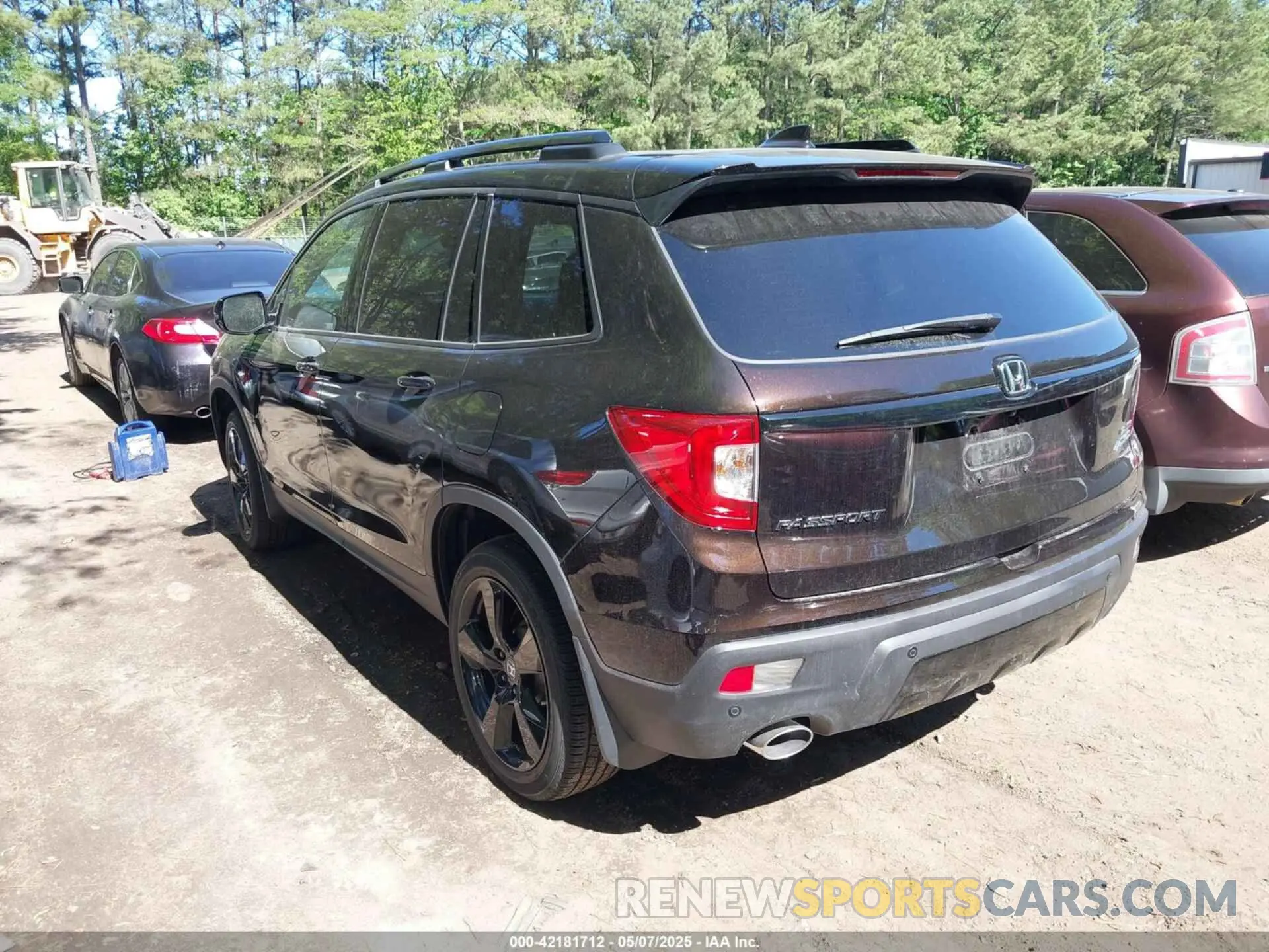 3 Photograph of a damaged car 5FNYF8H03MB026880 HONDA PASSPORT 2021