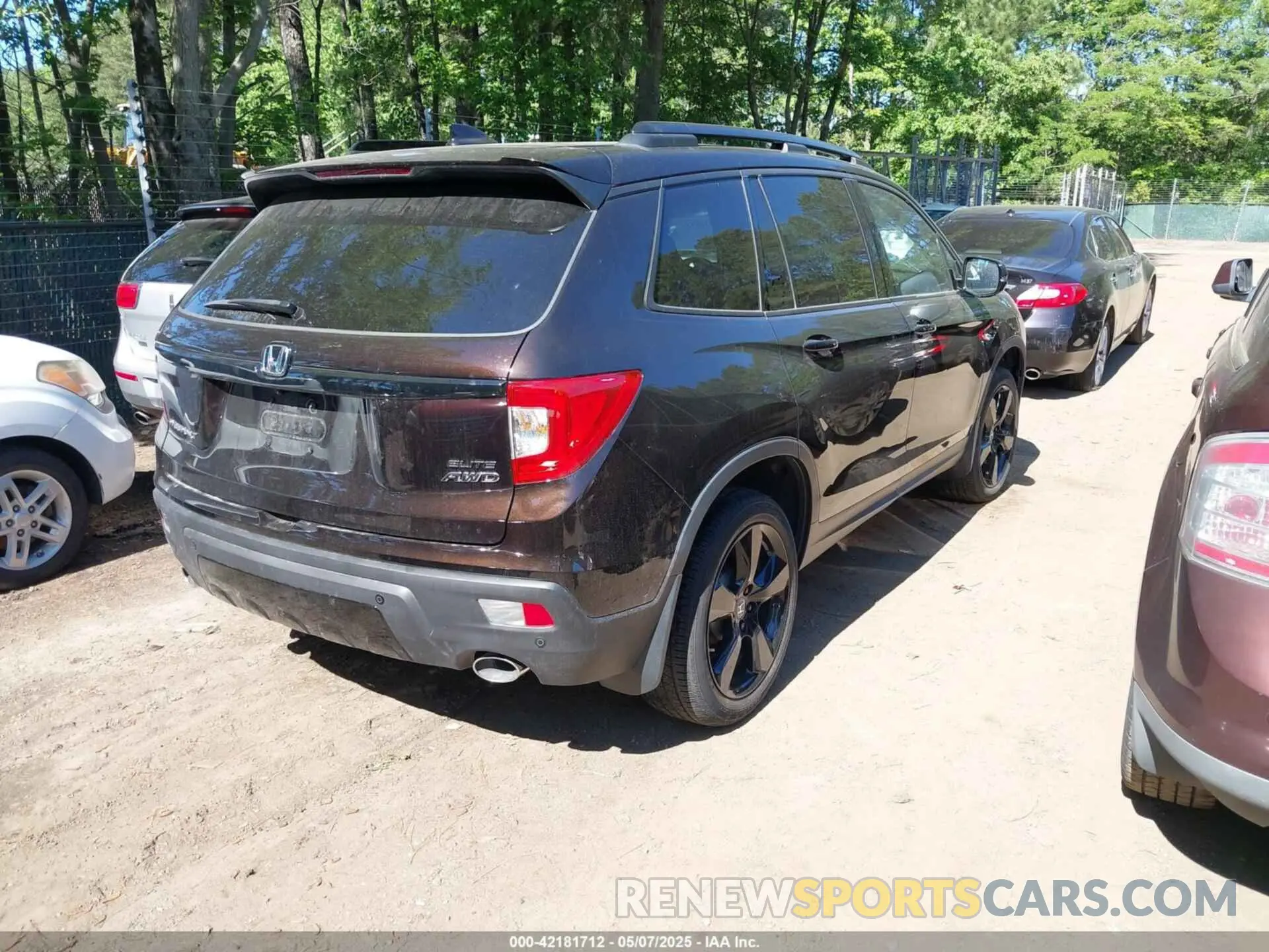 4 Photograph of a damaged car 5FNYF8H03MB026880 HONDA PASSPORT 2021